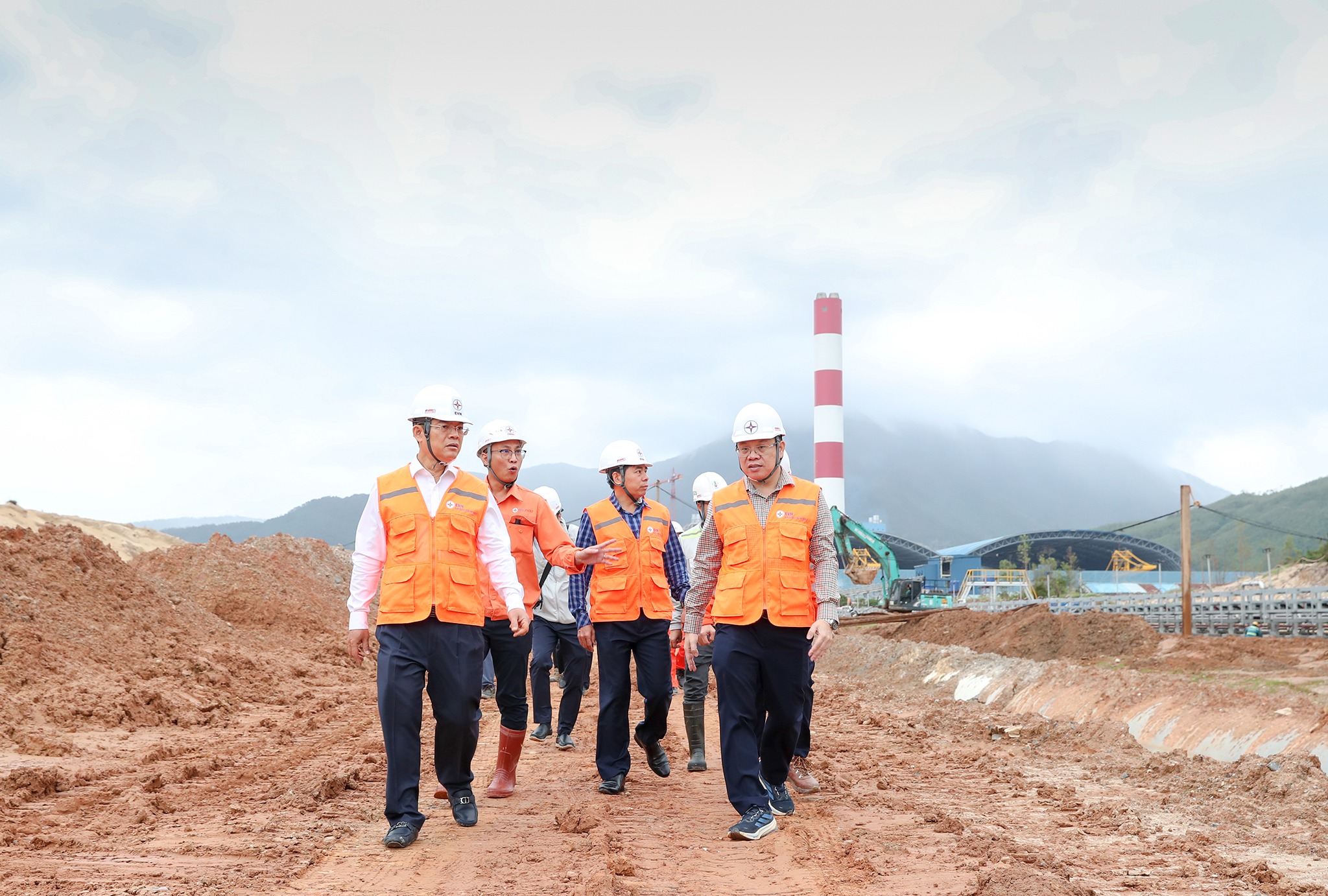 Phấn đấu h&ograve;a lưới tổ m&aacute;y số 1 Nhiệt điện Quảng Trạch I trong th&aacute;ng 12- Ảnh 1.