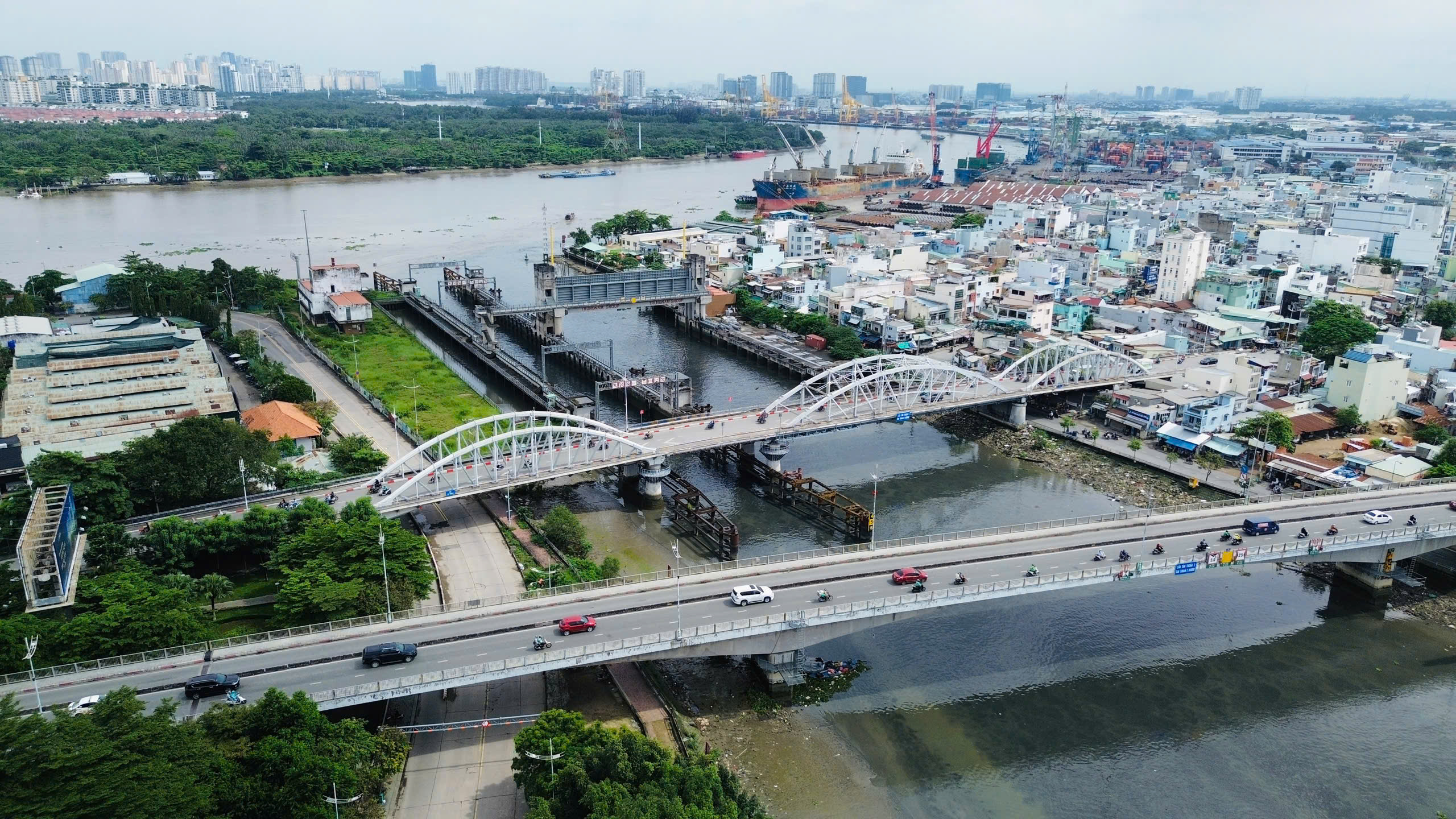 Giải b&agrave;i to&aacute;n ngập ở TP.HCM: Cần quy hoạch lại từ mặt đất đến n&acirc;ng cao &yacute; thức người d&acirc;n- Ảnh 3.