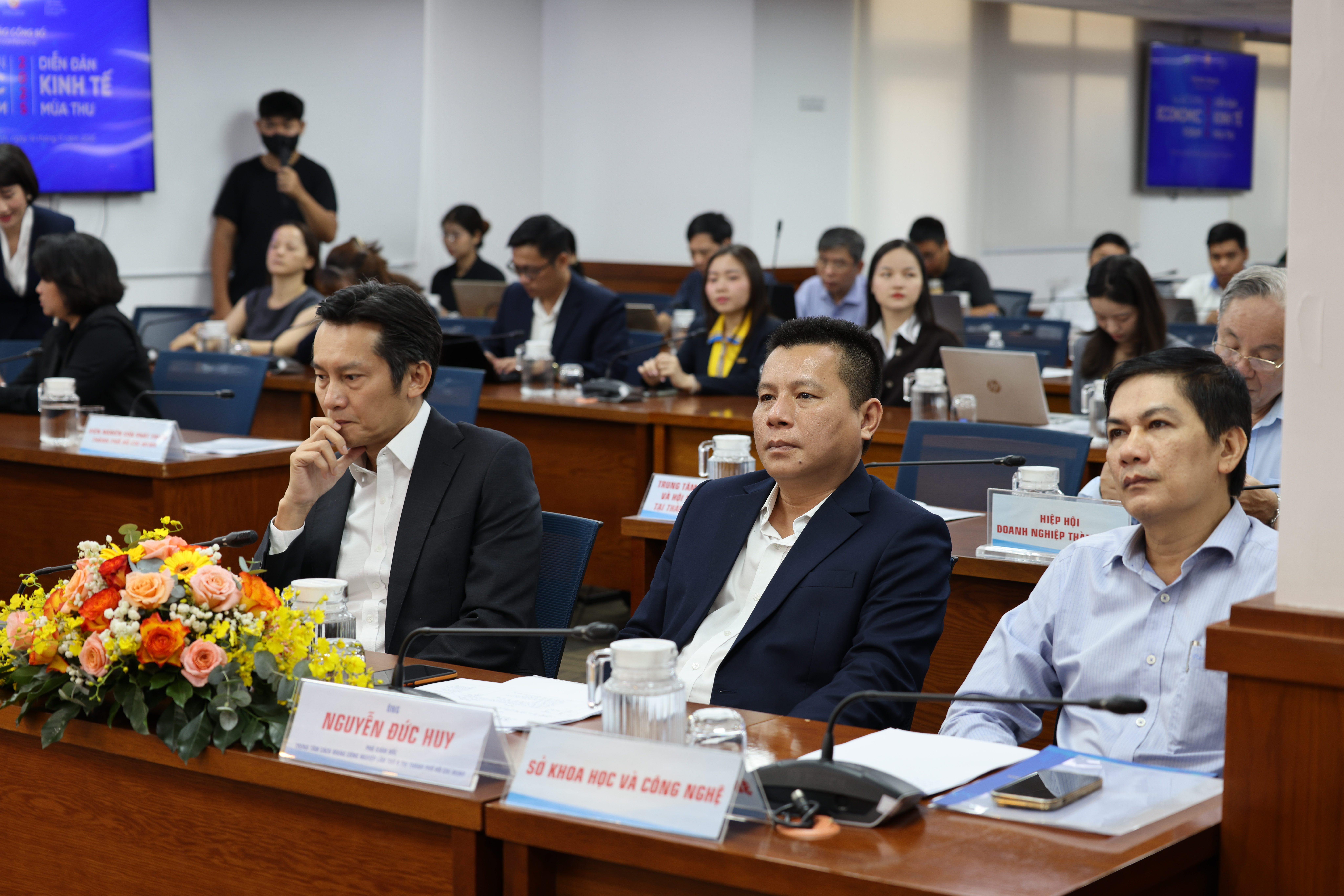 TP.HCM tổ chức Diễn đàn Kinh tế mùa thu 2025 với trọng tâm chuyển đổi xanh, chuyển đổi số- Ảnh 3. TP.HCM tổ chức Diễn đàn Kinh tế mùa thu 2025 với trọng tâm chuyển đổi xanh, chuyển đổi số- Ảnh 3.