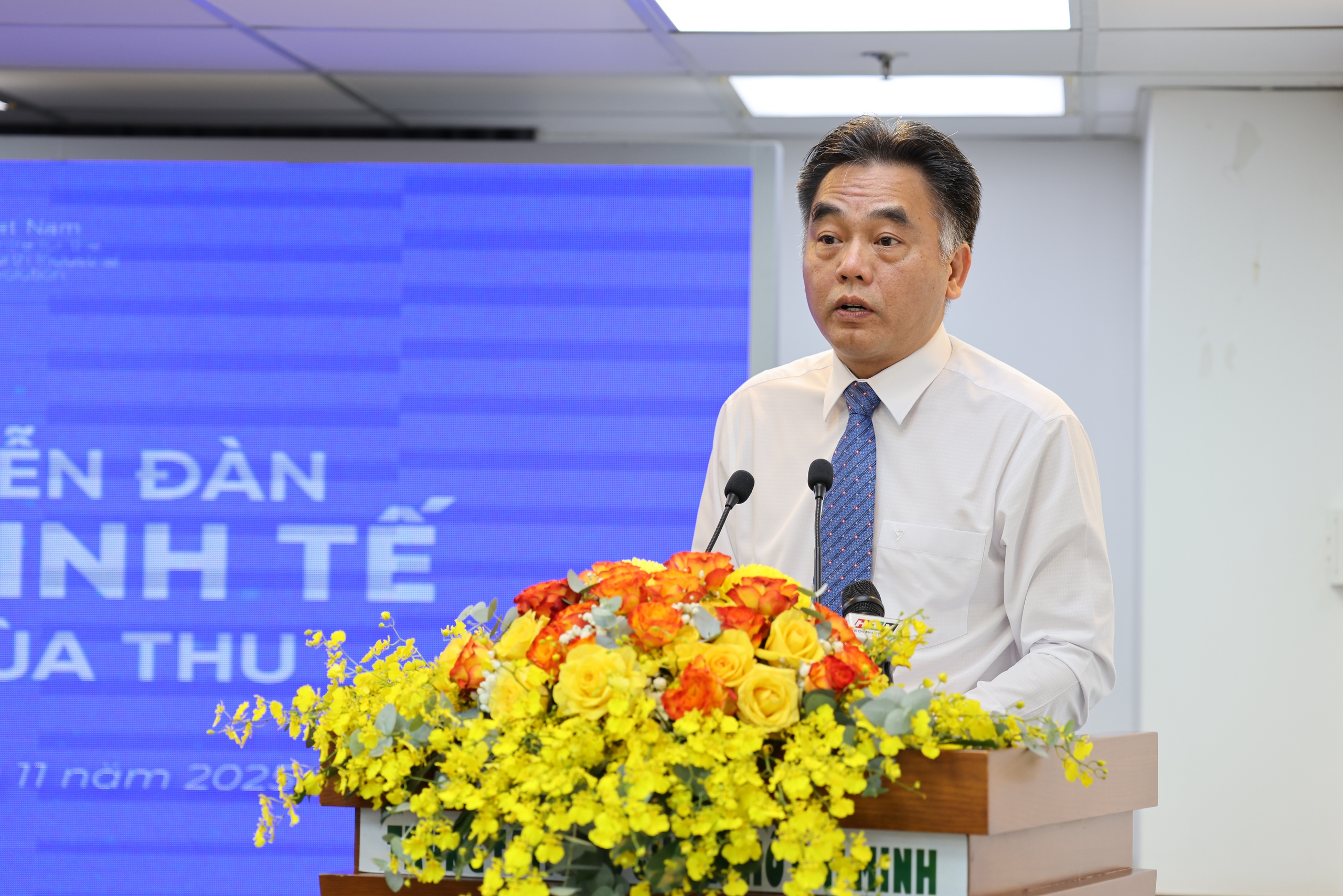 TP.HCM tổ chức Diễn đàn Kinh tế mùa thu 2025 với trọng tâm chuyển đổi xanh, chuyển đổi số- Ảnh 1. TP.HCM tổ chức Diễn đàn Kinh tế mùa thu 2025 với trọng tâm chuyển đổi xanh, chuyển đổi số- Ảnh 1.