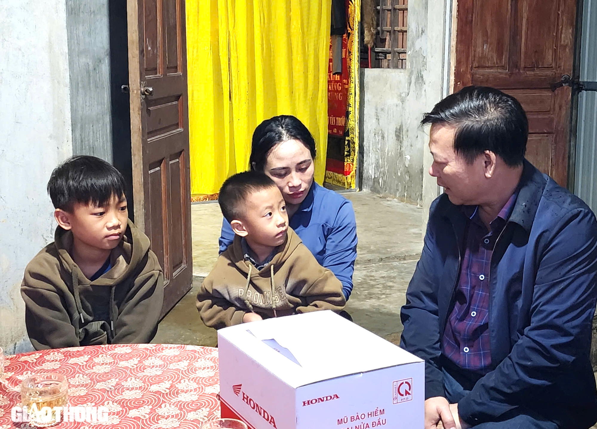 Ng&agrave;nh X&acirc;y dựng H&agrave; Tĩnh chung tay v&igrave; nạn nh&acirc;n tai nạn giao th&ocirc;ng- Ảnh 3.