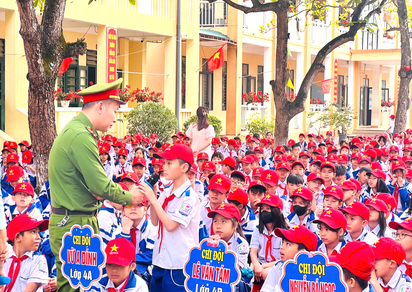 Ng&agrave;nh X&acirc;y dựng H&agrave; Tĩnh chung tay v&igrave; nạn nh&acirc;n tai nạn giao th&ocirc;ng- Ảnh 1.