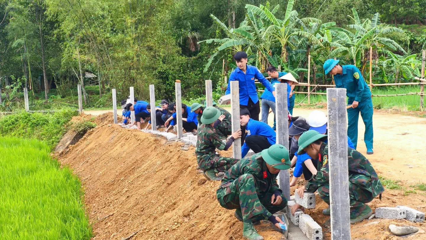 H&agrave; Tĩnh: Quyết t&acirc;m th&aacute;o gỡ "n&uacute;t thắt" g&acirc;y lực cản cho tăng trưởng trong CCHC- Ảnh 5.