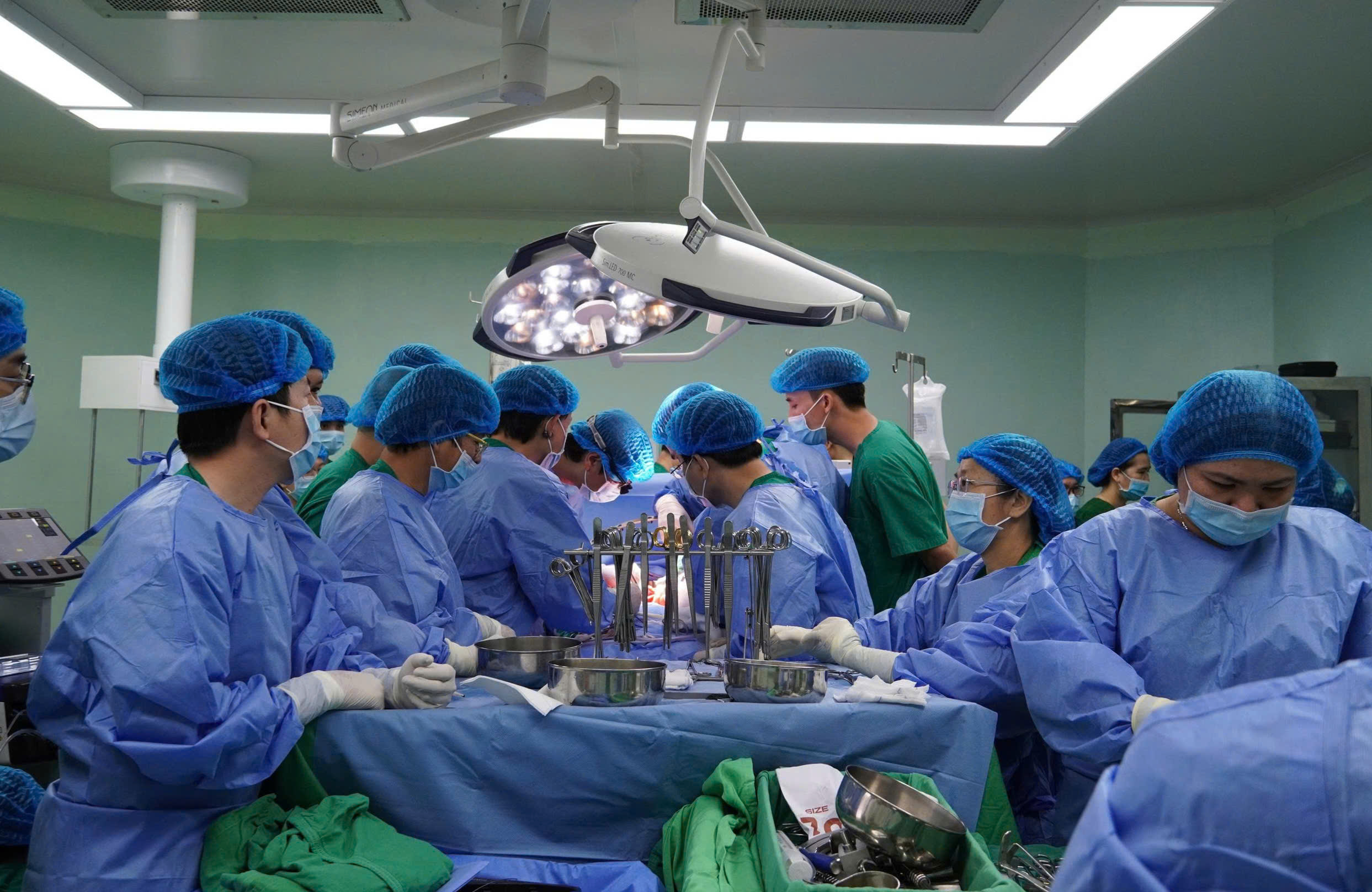 Hành trình 24 giờ vượt 2.000km mang sự sống từ Cần Thơ đến Hà Nội- Ảnh 2. Hành trình 24 giờ vượt 2.000km mang sự sống từ Cần Thơ đến Hà Nội- Ảnh 2.