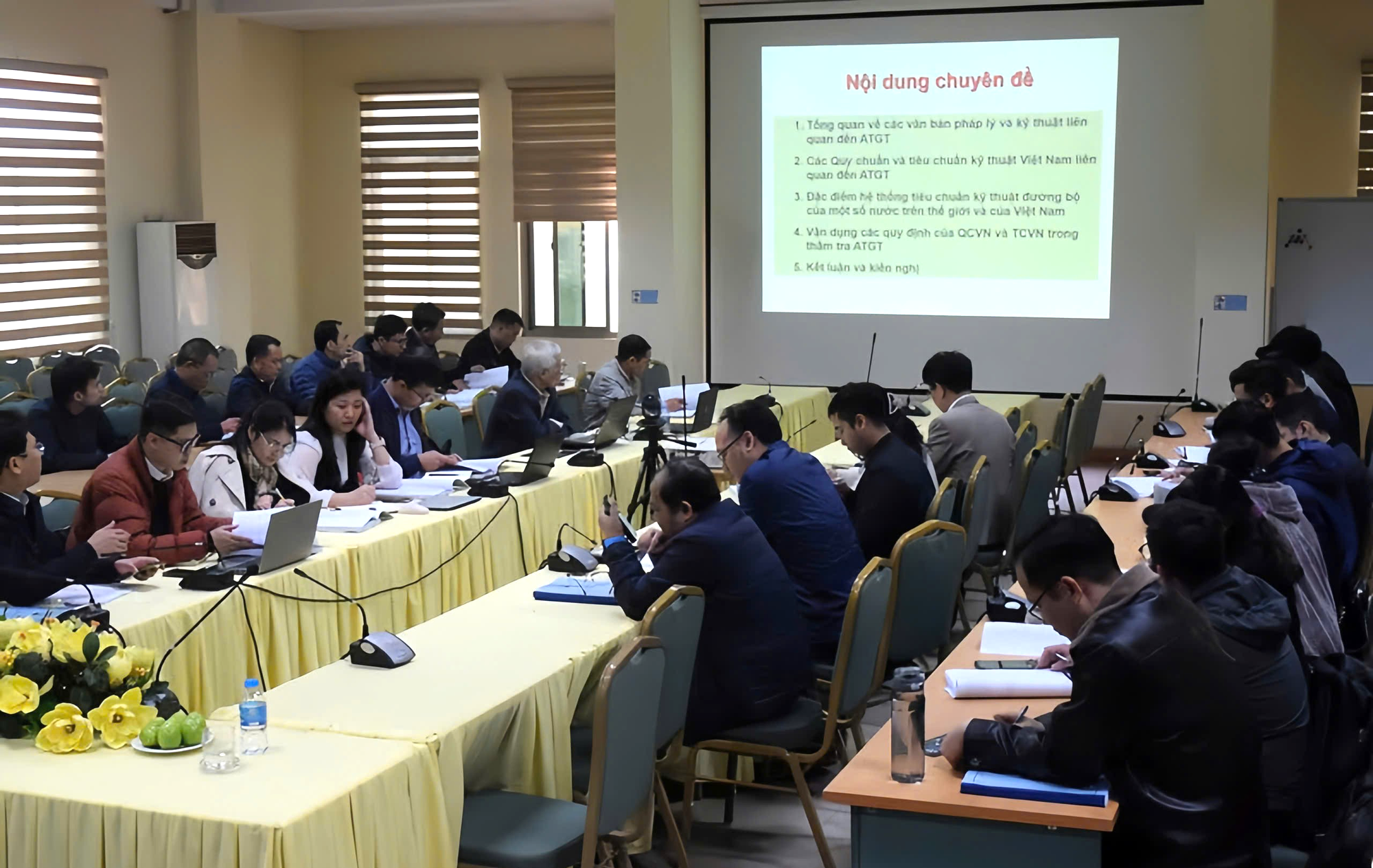 Đề xuất bổ sung quy định xử phạt vi phạm đ&agrave;o tạo thẩm tra vi&ecirc;n an to&agrave;n giao th&ocirc;ng đường bộ- Ảnh 1.