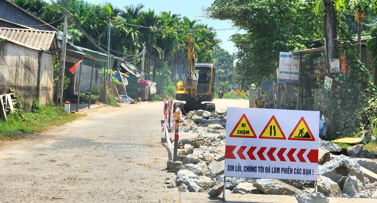 Quảng Ng&atilde;i: Giữ vững hệ thống giao th&ocirc;ng sau thi&ecirc;n tai nhờ chủ động ph&ograve;ng ngừa, khắc phục- Ảnh 2.