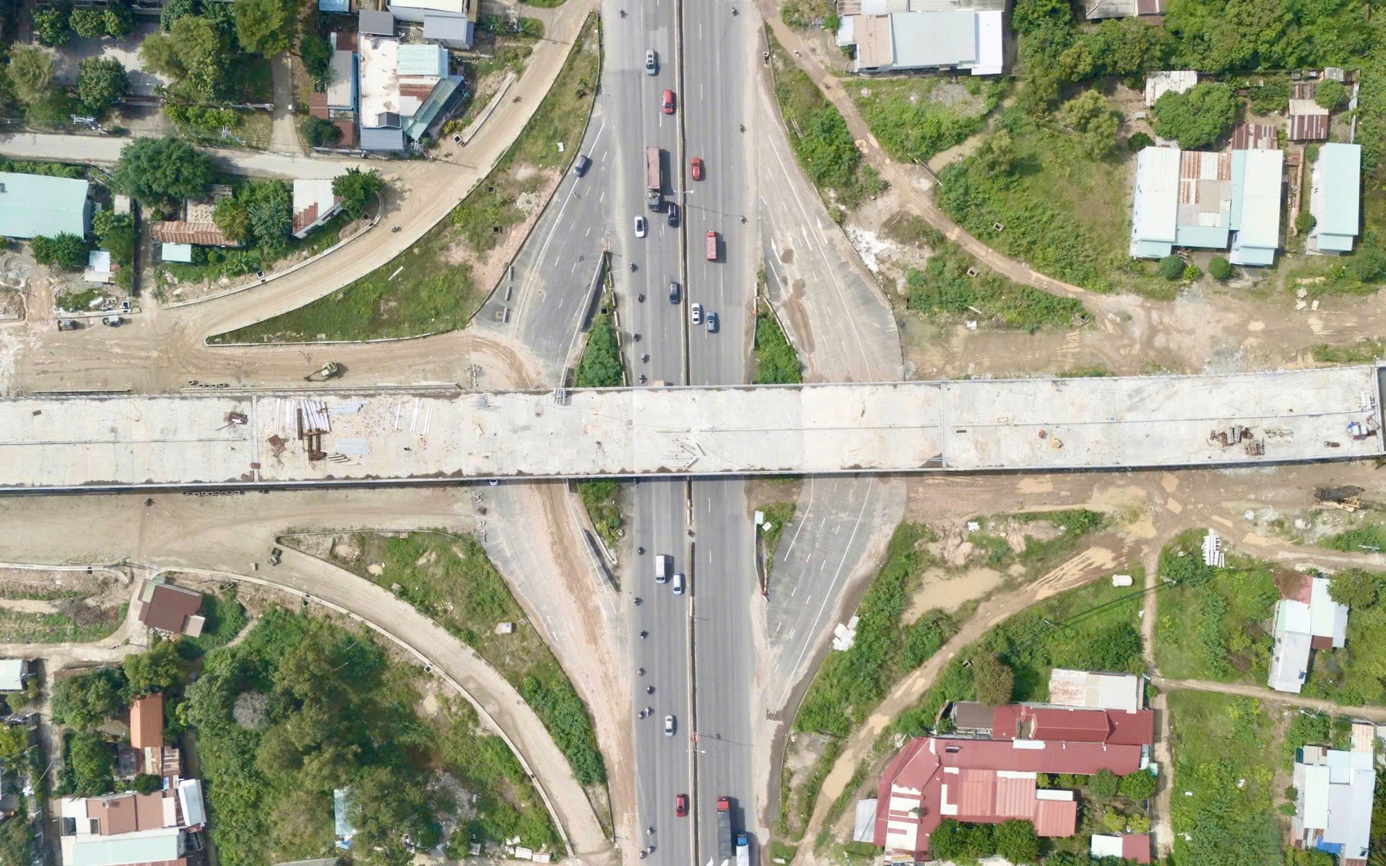 TP.HCM xây dựng lộ trình triển khai “siêu dự án” Vành đai 4 hơn 120.000 tỷ đồng- Ảnh 2. TP.HCM đầu tư hơn 8.300 tỷ đồng làm tuyến đường 6 làn nối QL51 với Vành đai 4