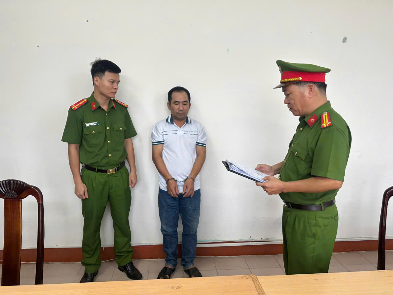 Đ&agrave; Nẵng: Khởi tố, bắt giam đối tượng đ&acirc;m bạn nhậu v&igrave; tưởng tr&ecirc;u ghẹo chủ qu&aacute;n- Ảnh 1.