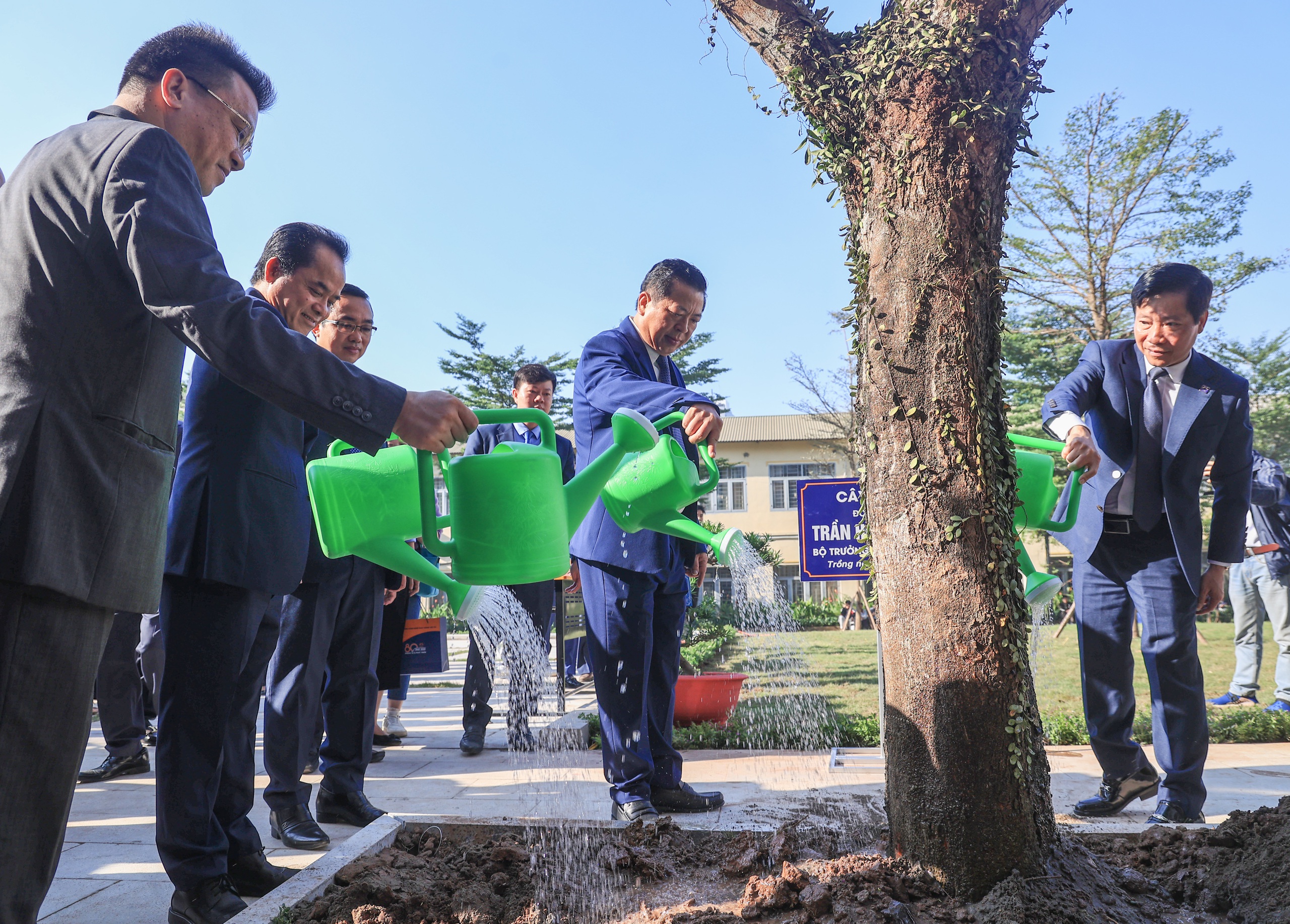 Bộ trưởng Trần Hồng Minh: ĐH C&ocirc;ng nghệ GTVT phải l&agrave; trung t&acirc;m đ&agrave;o tạo, đổi mới của ng&agrave;nh- Ảnh 7.