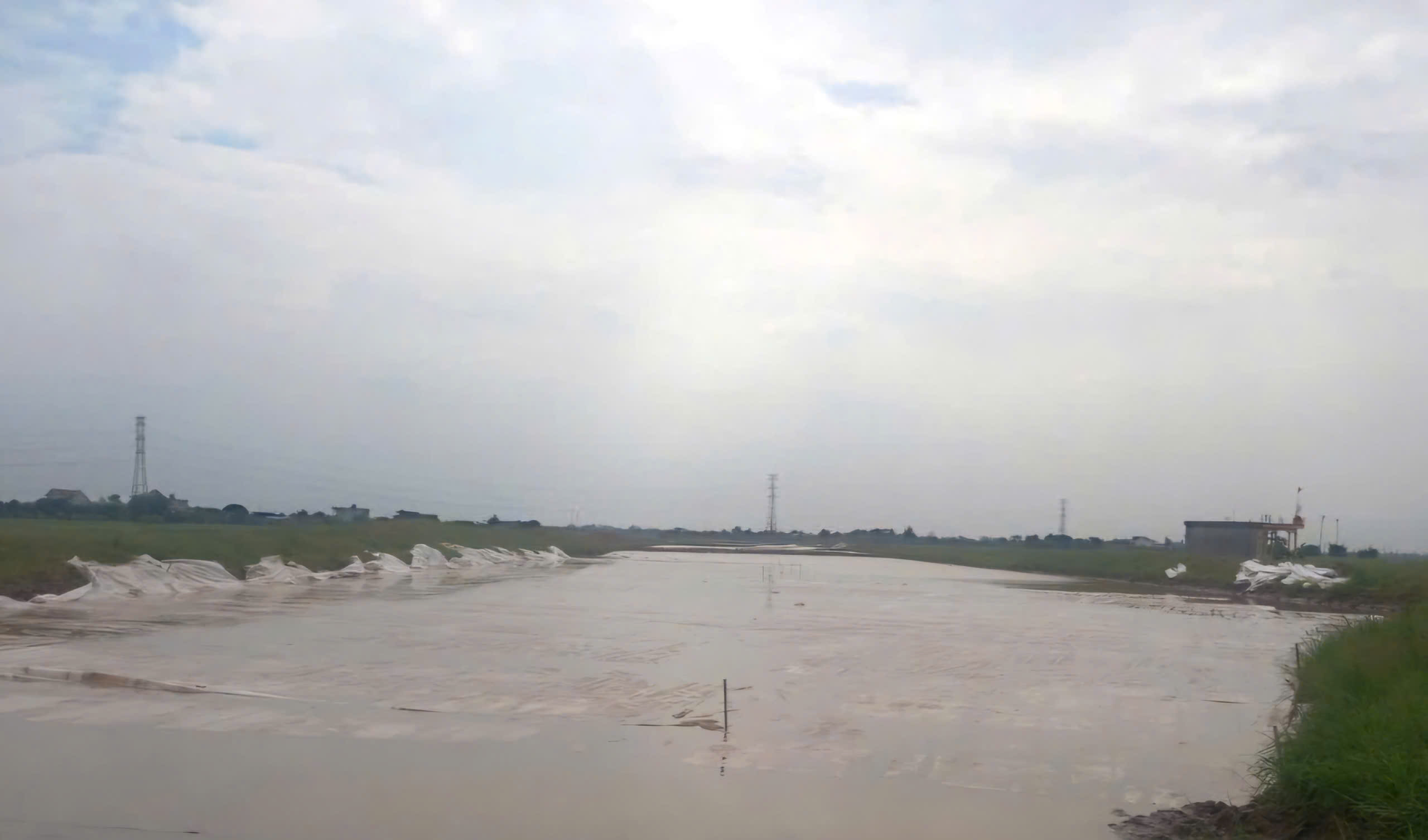 Nh&agrave; thầu lớn "l&ecirc;n d&acirc;y c&oacute;t" tăng tốc tiến độ thi c&ocirc;ng cao tốc Ninh B&igrave;nh - Hải Ph&ograve;ng- Ảnh 1.
