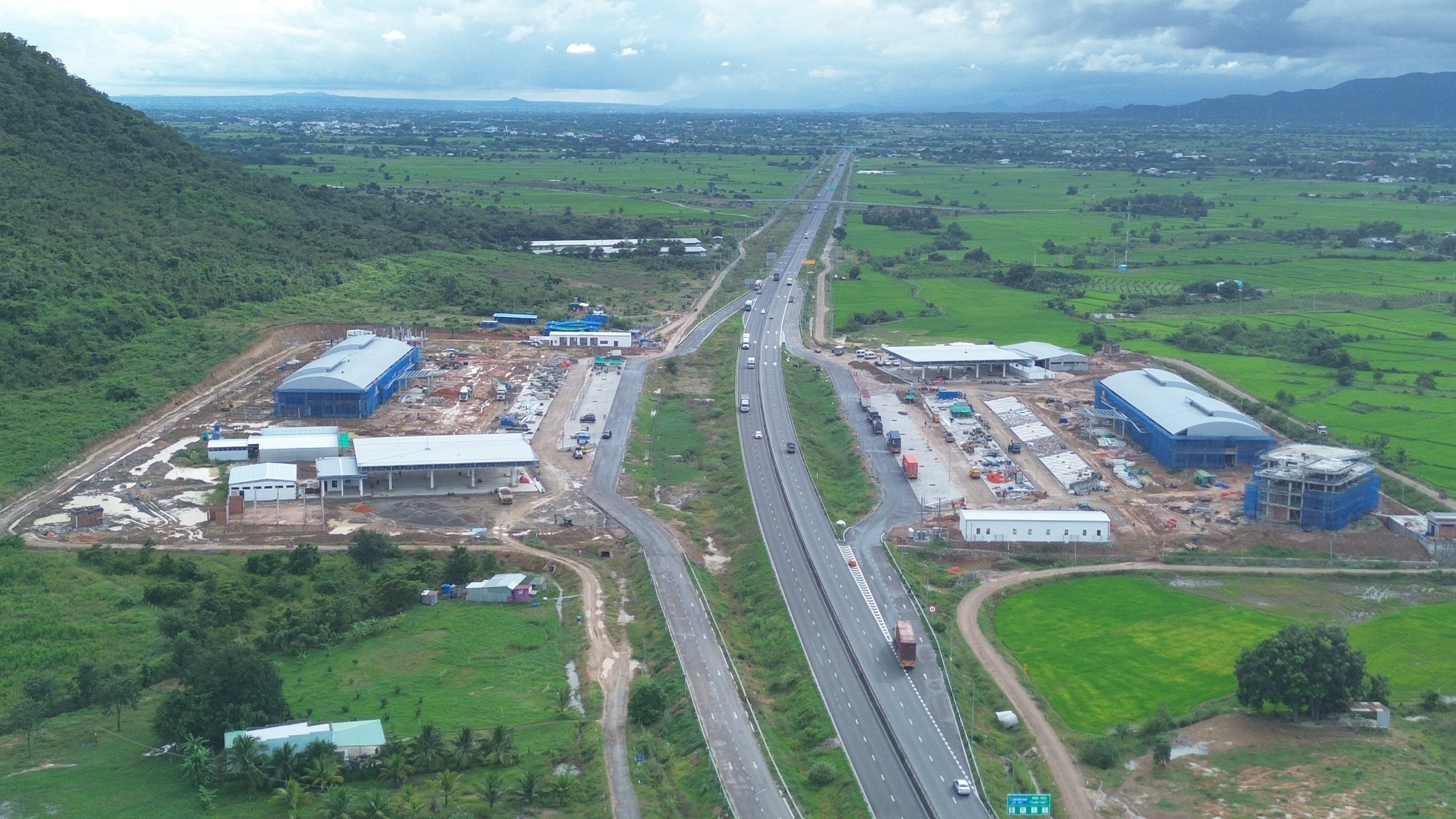 Trạm dừng nghỉ cao tốc Vĩnh Hảo - Phan Thiết bứt tốc về đích- Ảnh 1. Trạm dừng nghỉ cao tốc Vĩnh Hảo - Phan Thiết bứt tốc về đích- Ảnh 1.