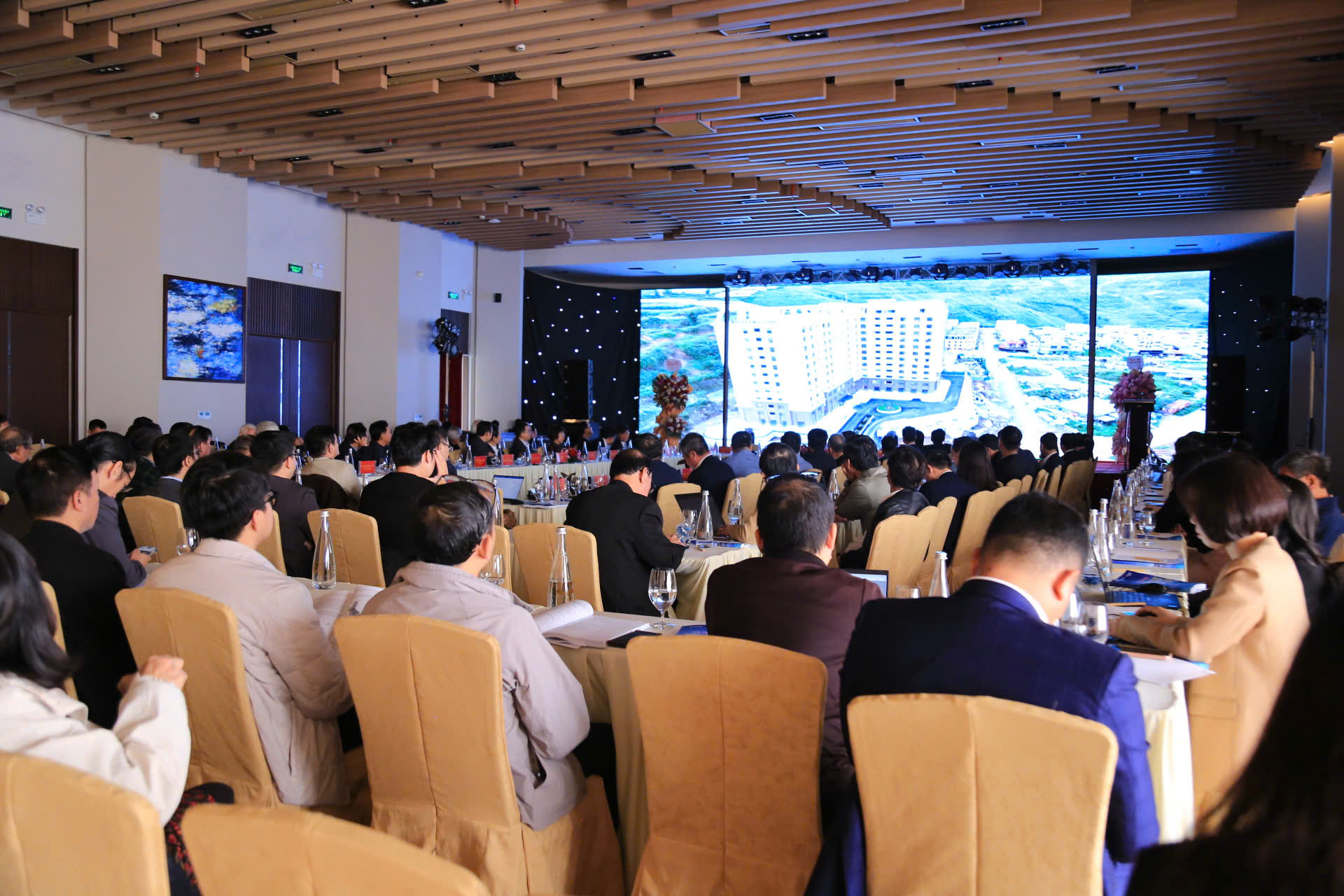 L&agrave;o Cai: Chuy&ecirc;n gia hiến kế th&aacute;o gỡ &ldquo;n&uacute;t thắt&rdquo; hạ tầng đưa Sa Pa bứt ph&aacute;- Ảnh 1.