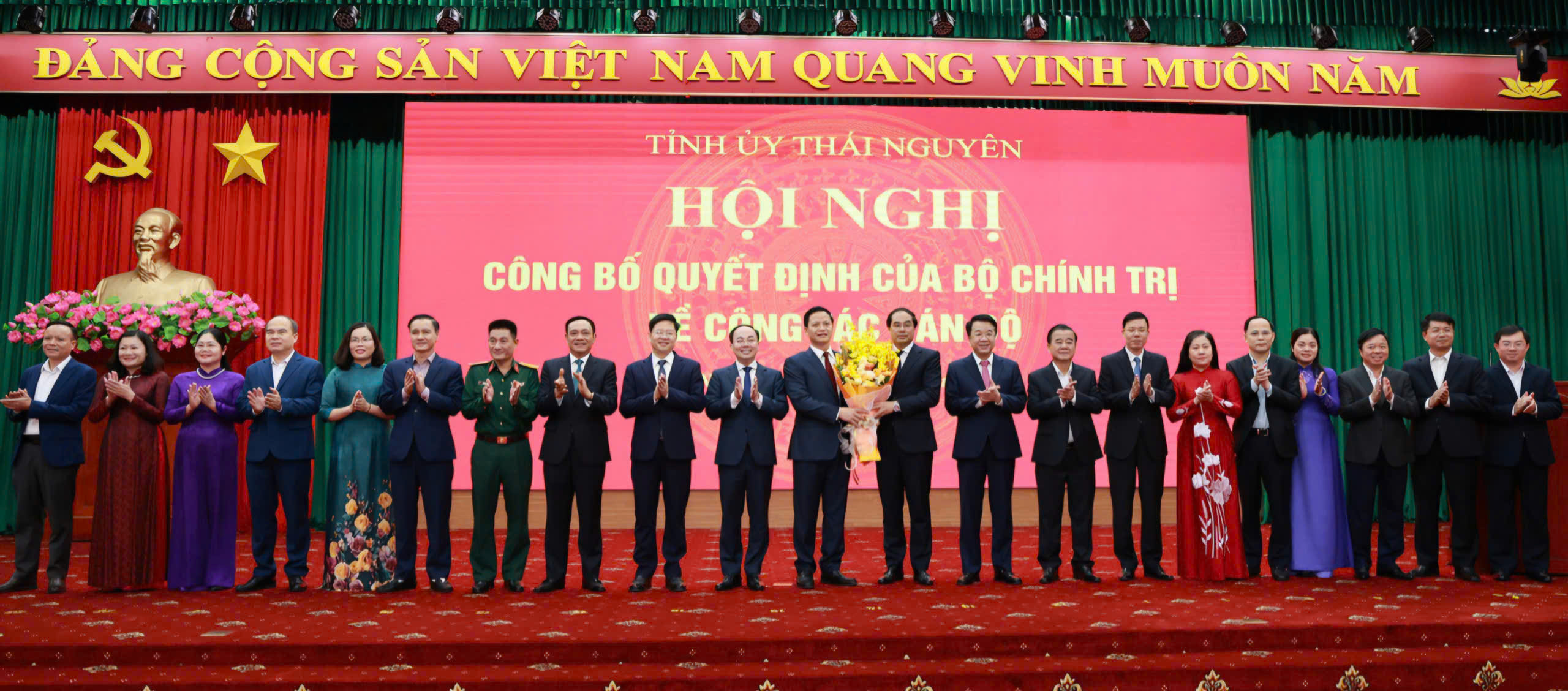 Chủ tịch tỉnh Bắc Ninh giữ chức Ph&oacute; B&iacute; thư Tỉnh ủy Th&aacute;i Nguy&ecirc;n- Ảnh 2.