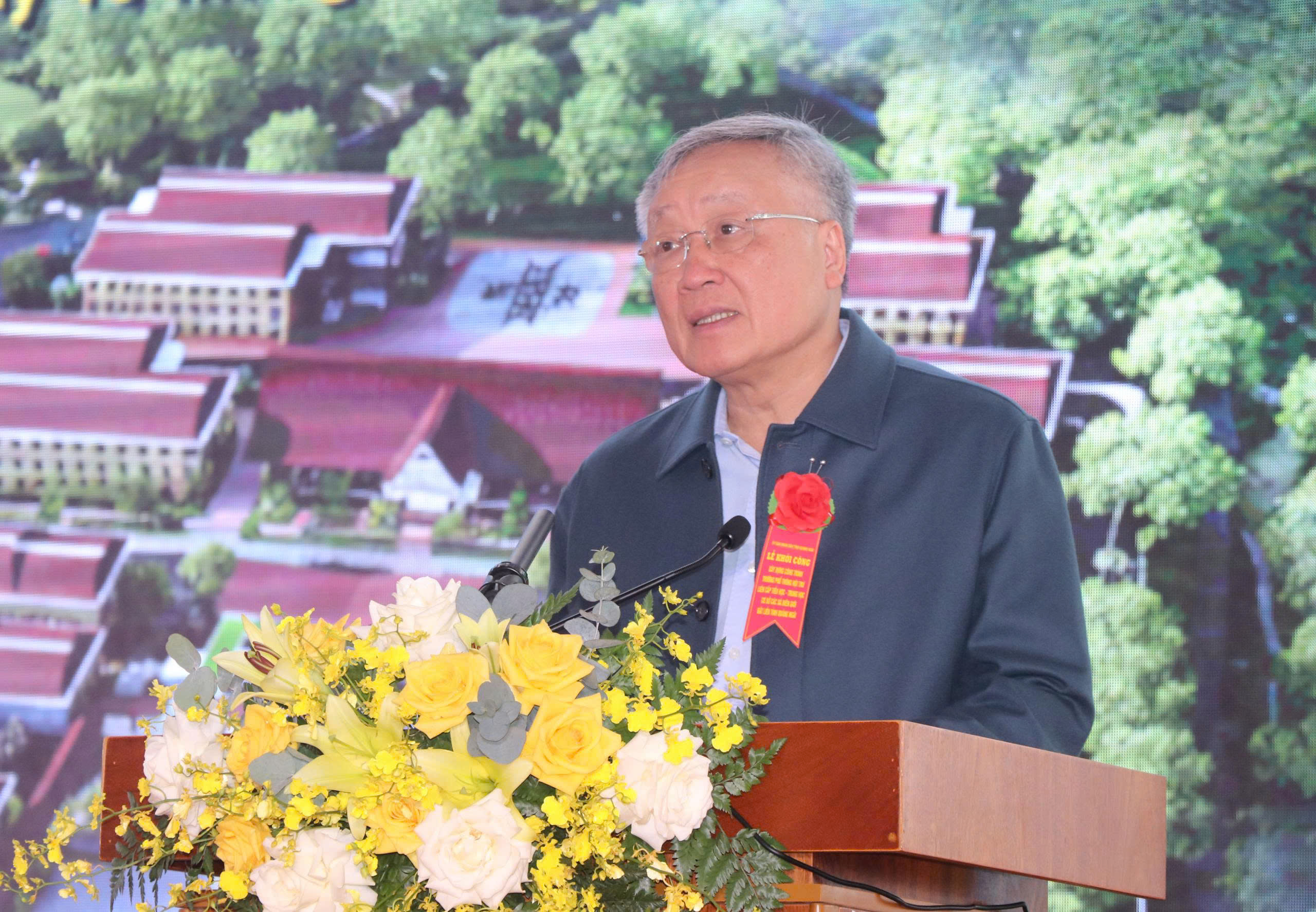 Ph&oacute; Thủ tướng Nguyễn H&ograve;a B&igrave;nh: Trường học v&ugrave;ng bi&ecirc;n biểu tượng đo&agrave;n kết miền xu&ocirc;i v&agrave; ngược- Ảnh 1.