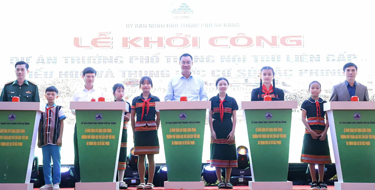 Ph&oacute; Thủ tướng Nguyễn H&ograve;a B&igrave;nh: Trường học v&ugrave;ng bi&ecirc;n biểu tượng đo&agrave;n kết miền xu&ocirc;i v&agrave; ngược- Ảnh 5.