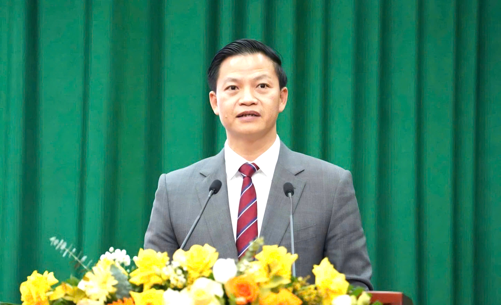 &Ocirc;ng Vương Quốc Tuấn giữ chức Chủ tịch UBND tỉnh Th&aacute;i Nguy&ecirc;n- Ảnh 1.