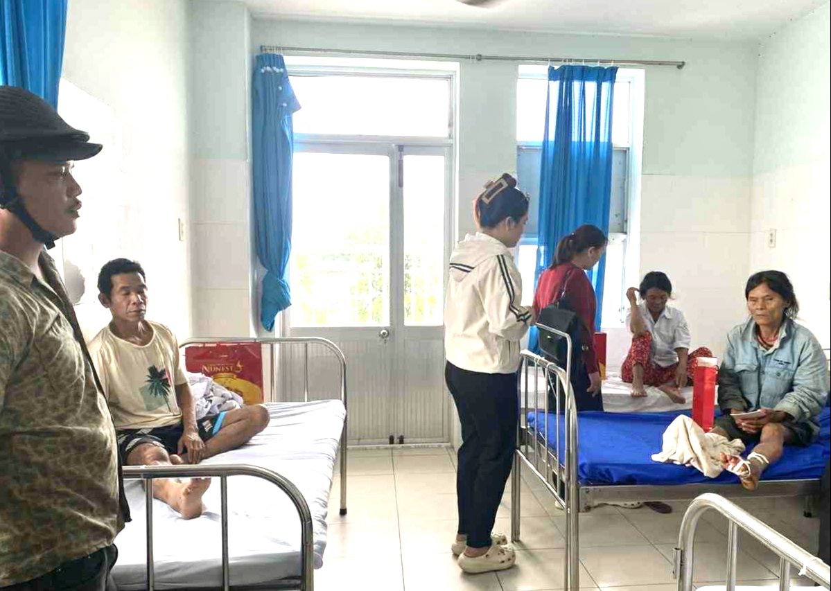 Kh&aacute;nh H&ograve;a: Mưa lớn k&eacute;o d&agrave;i, việc t&igrave;m kiếm nạn nh&acirc;n vụ sạt lở đ&egrave;o Kh&aacute;nh Sơn gặp kh&oacute;- Ảnh 2.