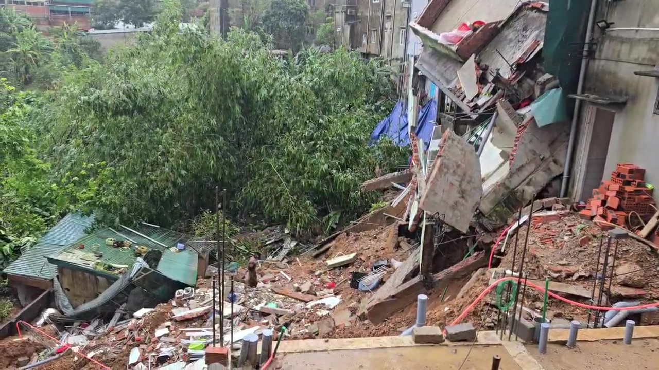 Quảng Trị: Di dời 364 hộ d&acirc;n đến nơi an to&agrave;n, t&agrave;i xế &ocirc; t&ocirc; vượt cầu tr&agrave;n vẫn mất t&iacute;ch- Ảnh 3.