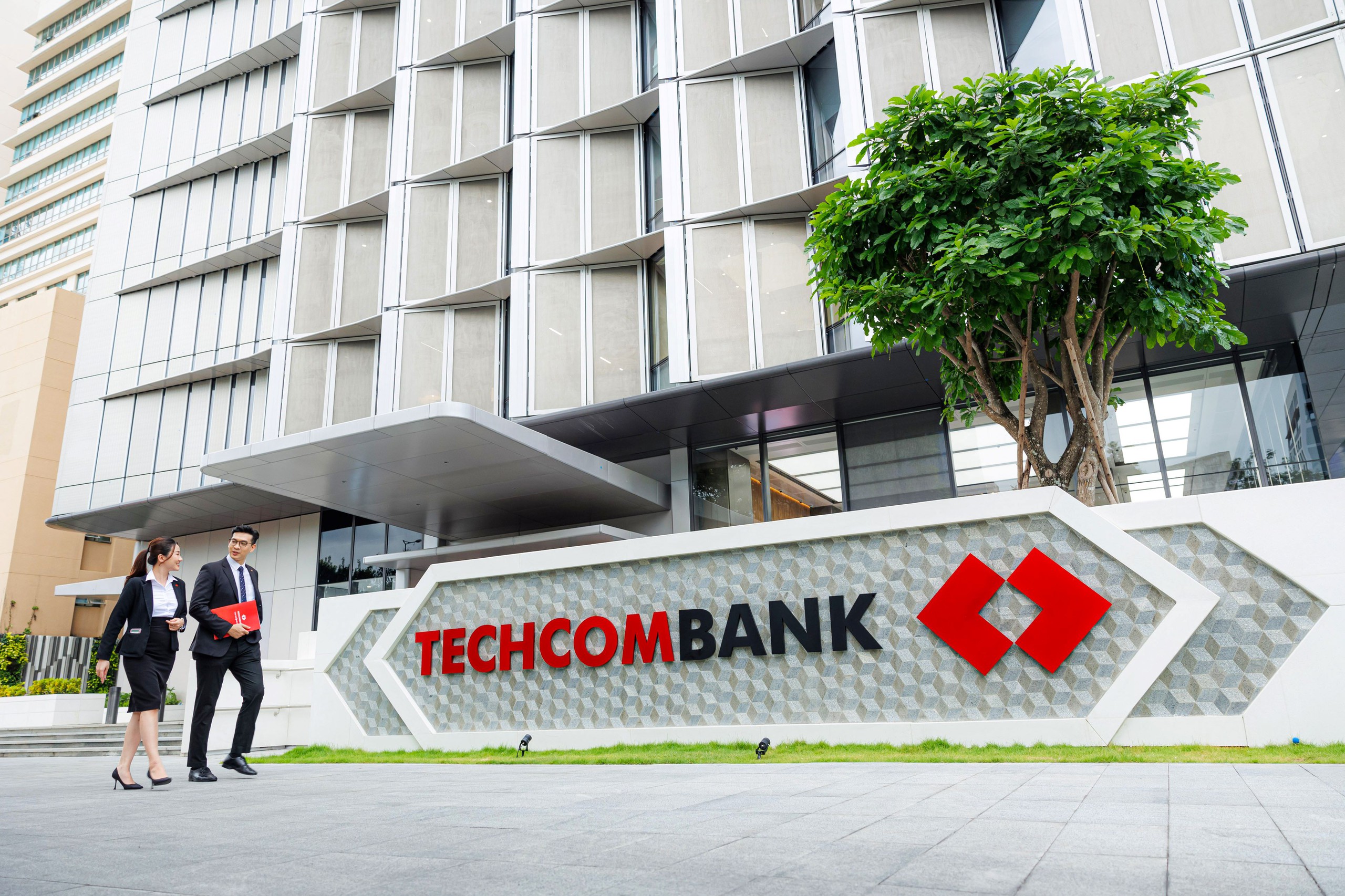 Techcombank được Fitch Ratings v&agrave; S&P Global xếp hạng t&iacute;n nhiệm ở mức cao- Ảnh 1.