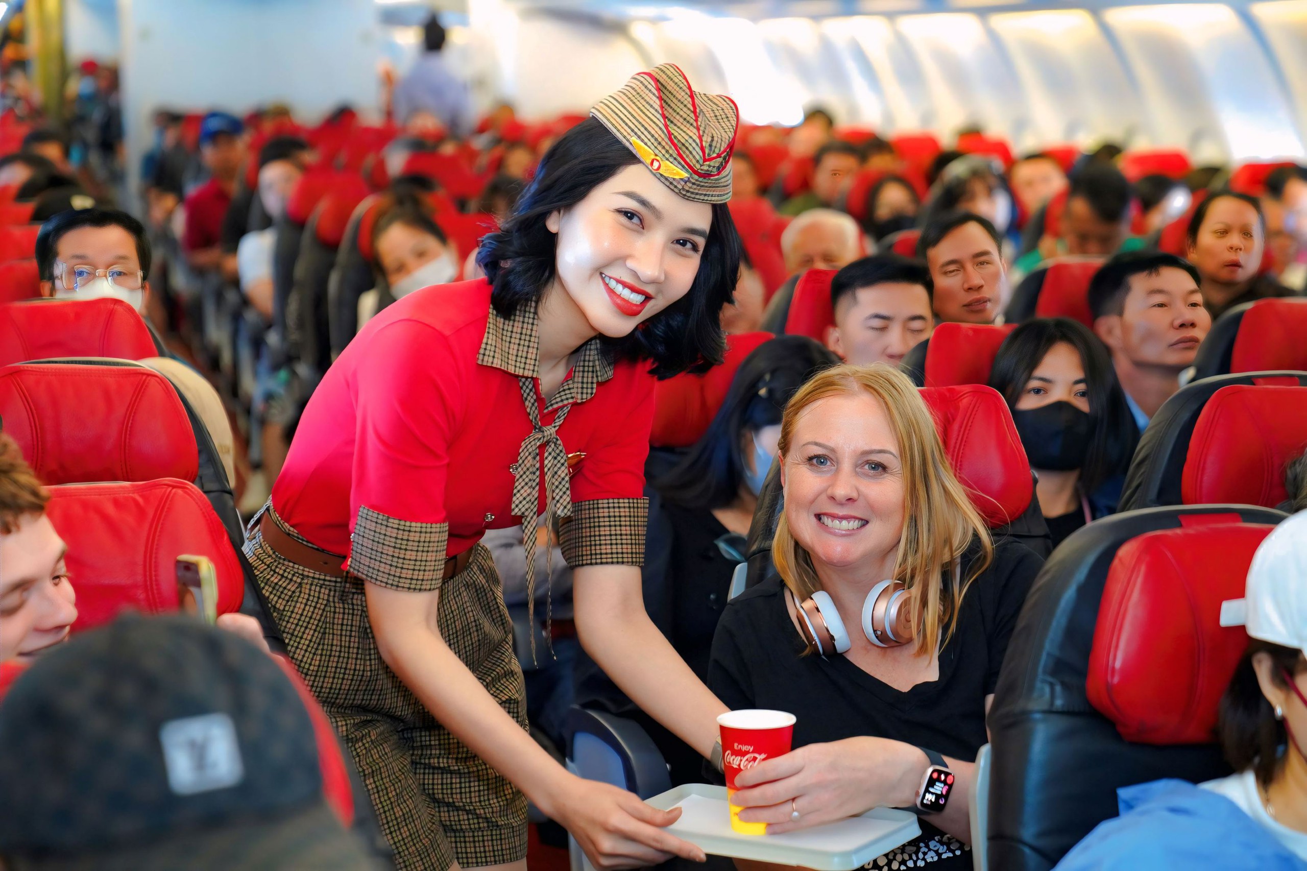 Vietjet khởi động chuỗi ưu đ&atilde;i "Biết ơn m&igrave;nh" với triệu v&eacute; bay giảm gi&aacute; đến 100%- Ảnh 1.