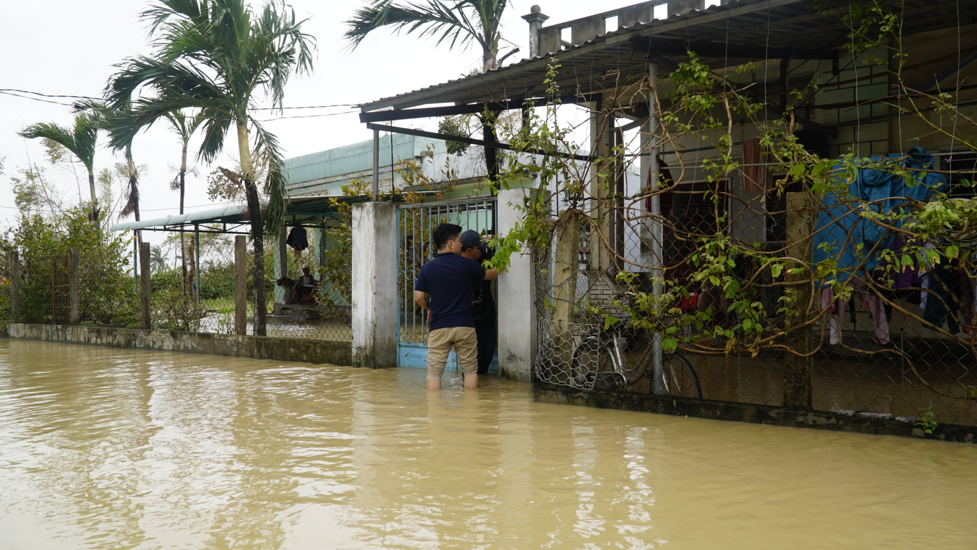 Nhiều khu vực tại Gia Lai ngập cục bộ do mưa lớn liên tiếp nhiều ngày- Ảnh 7. Nhiều khu vực tại Gia Lai ngập cục bộ do mưa lớn liên tiếp nhiều ngày- Ảnh 7.