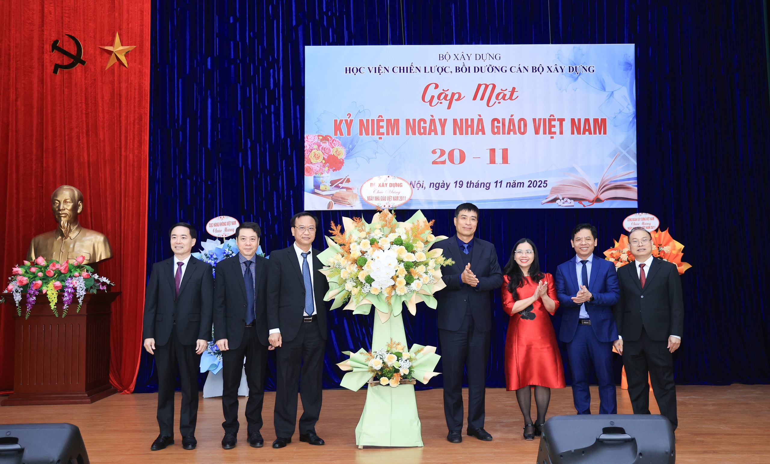 Thứ trưởng Phạm Minh H&agrave;: Đ&agrave;o tạo phải thiết thực, gắn với thực tiễn ng&agrave;nh X&acirc;y dựng- Ảnh 2.