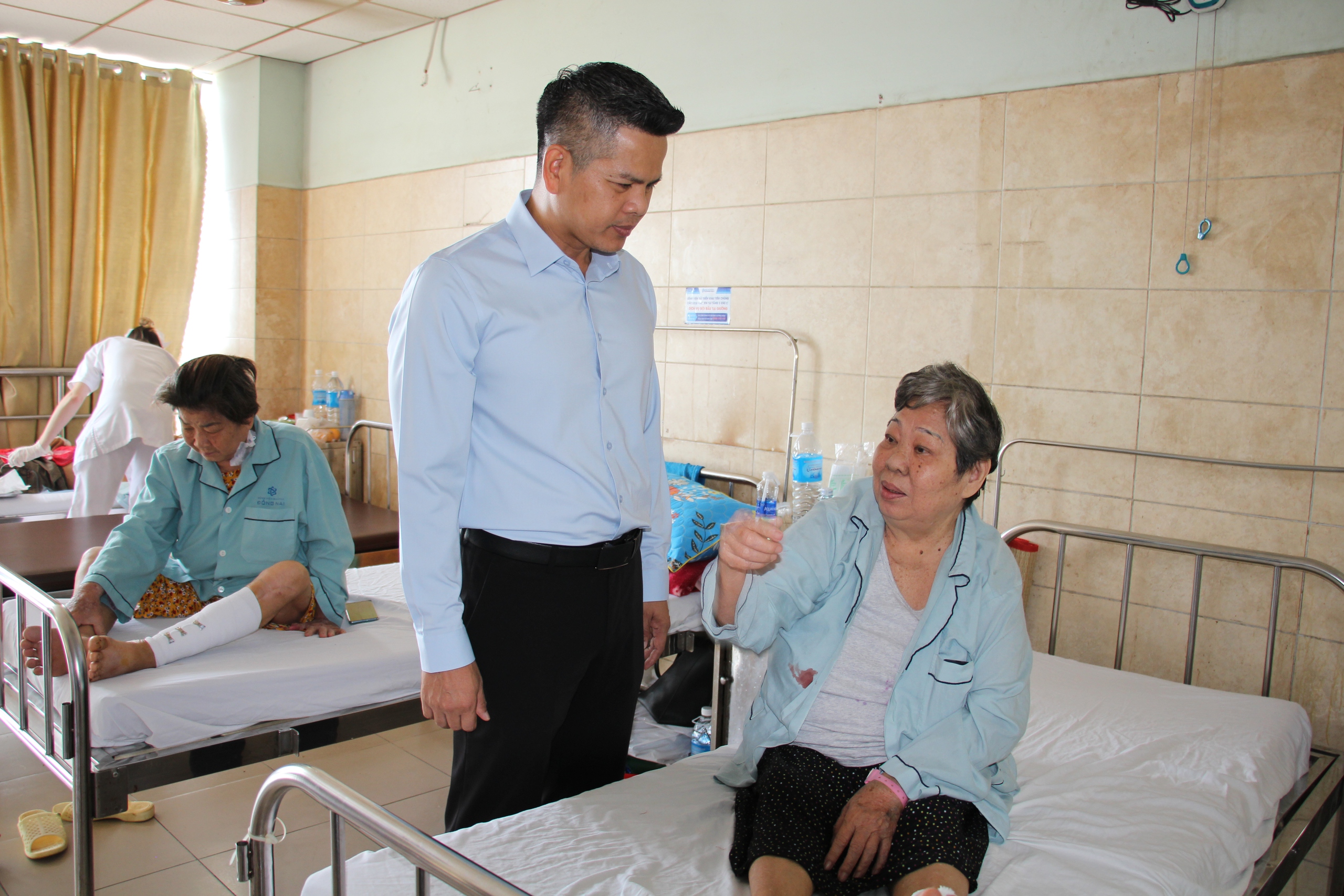 H&agrave;nh tr&igrave;nh sẻ chia nỗi đau, tiếp sức nạn nh&acirc;n tai nạn giao th&ocirc;ng tại Đồng Nai- Ảnh 3.