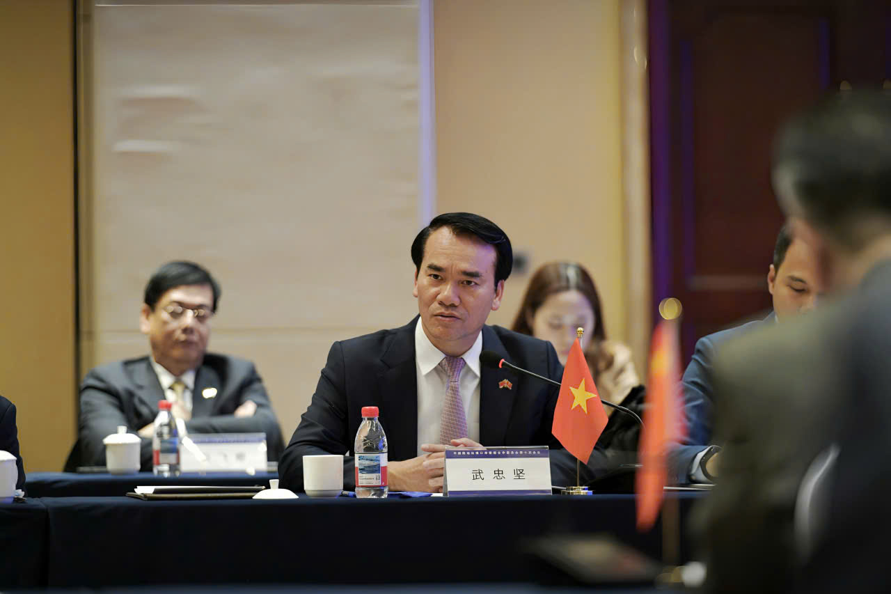 Đẩy mạnh kết nối hạ tầng v&agrave; th&ocirc;ng quan tại c&aacute;c cửa khẩu Việt &ndash; Trung- Ảnh 1.