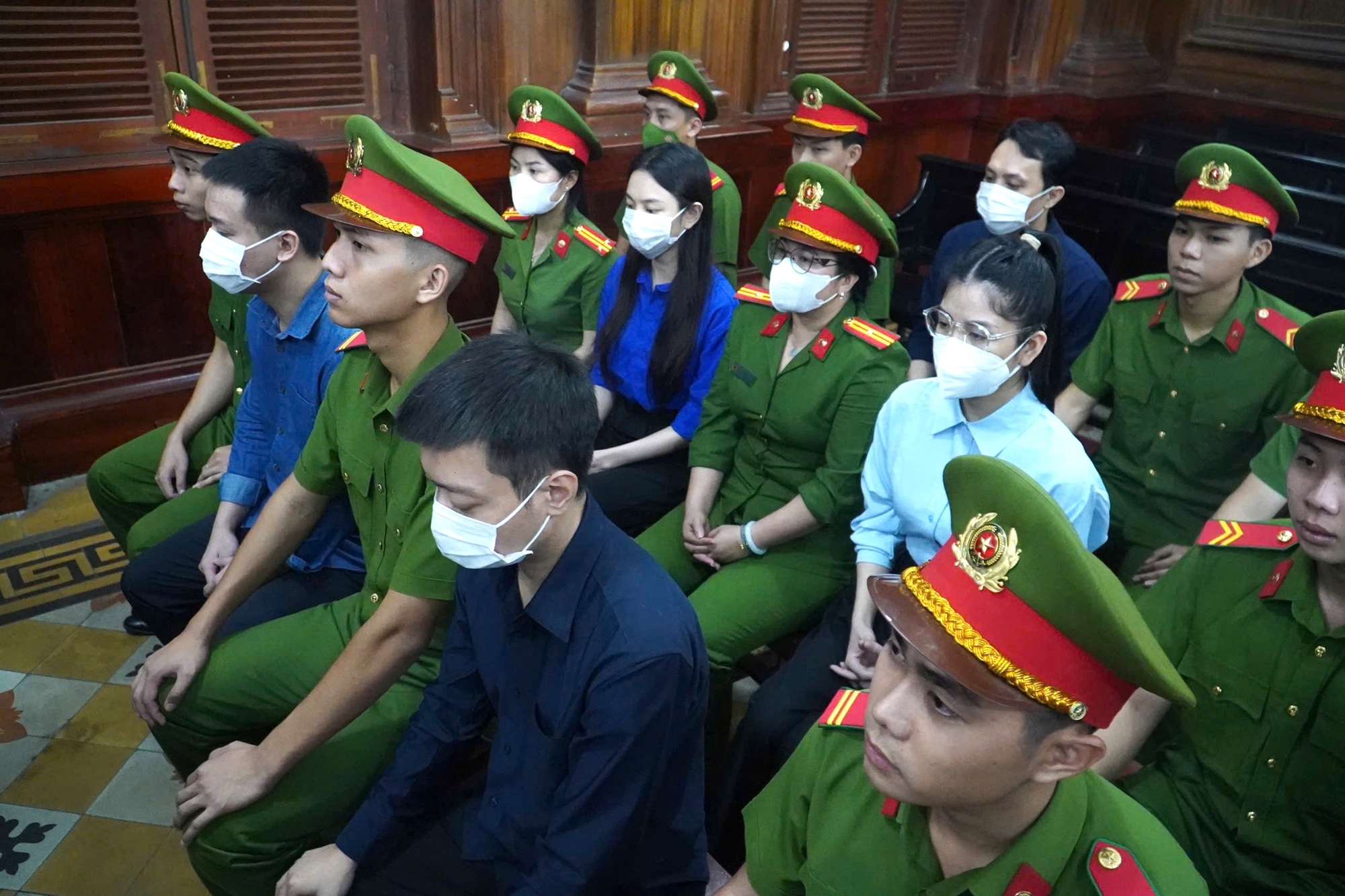 Th&ugrave;y Ti&ecirc;n, Quang Linh, Hằng Du Mục bị phạt 2 năm t&ugrave; giam- Ảnh 1.