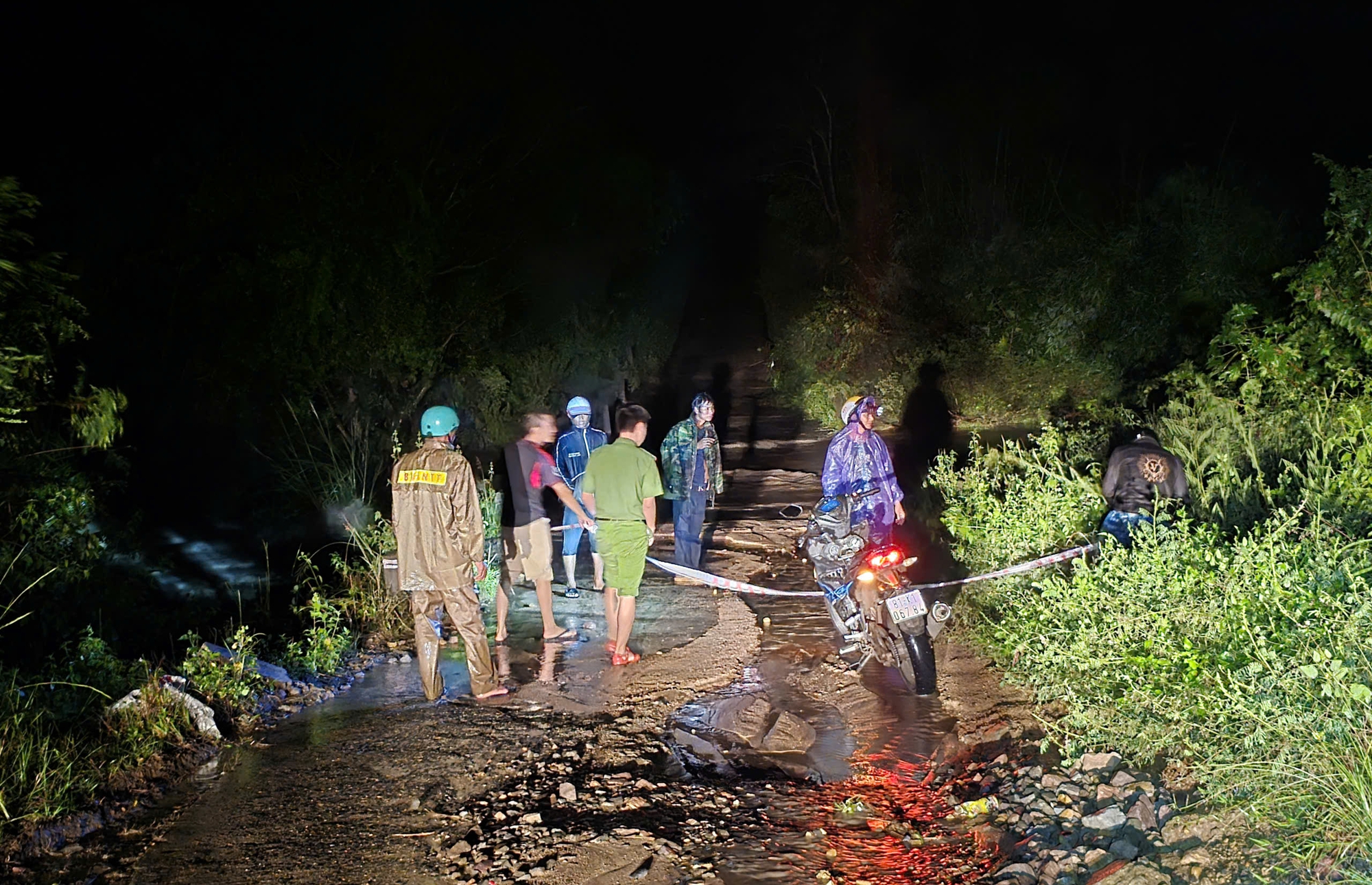 Nhiều tuyến quốc lộ qua Gia Lai bị chia cắt, h&agrave;ng ngh&igrave;n nh&agrave; d&acirc;n bị ngập- Ảnh 2.