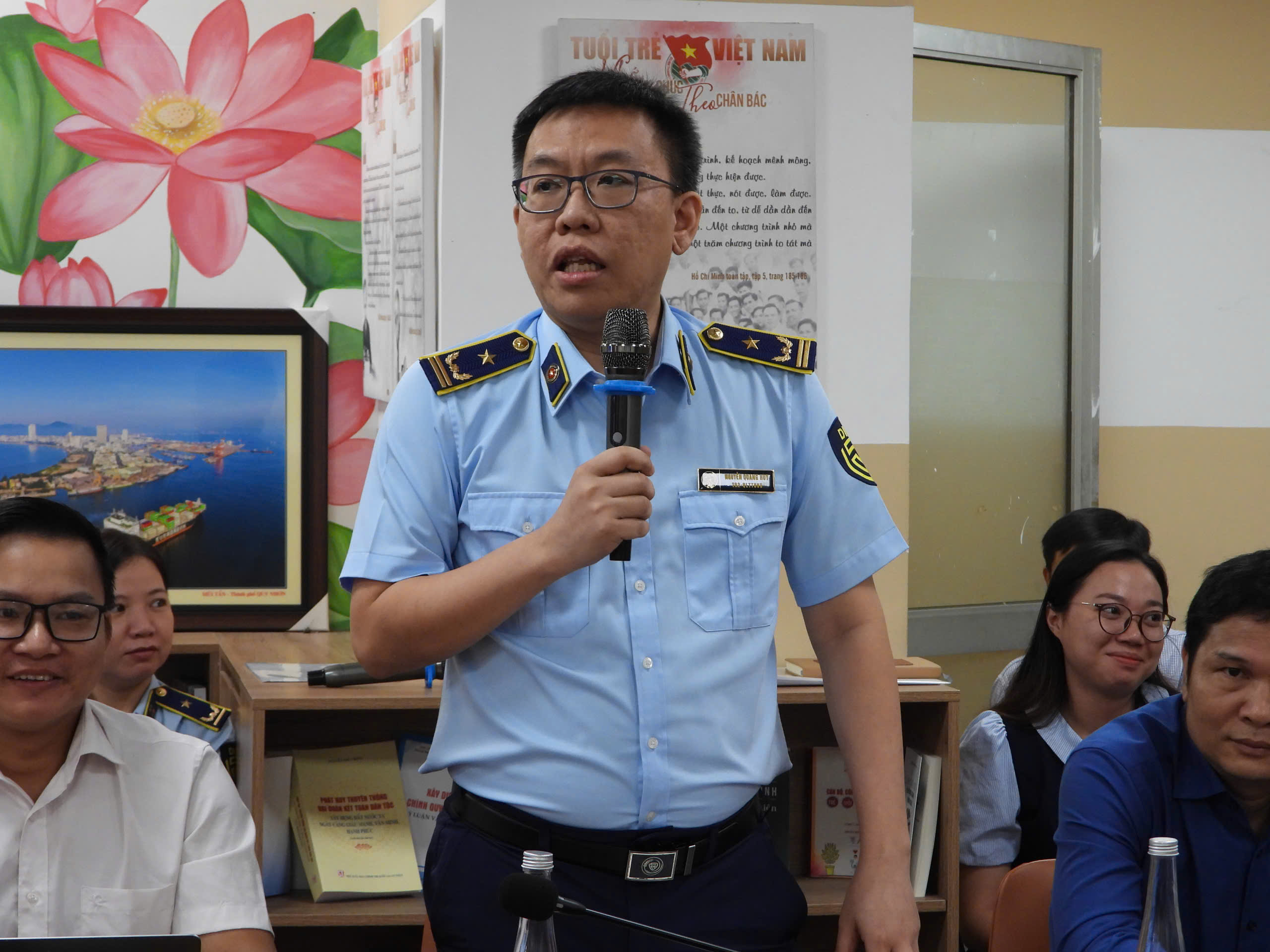 TP.HCM mở đợt "qu&eacute;t" h&agrave;ng giả, h&agrave;ng lậu dịp cuối năm- Ảnh 1.