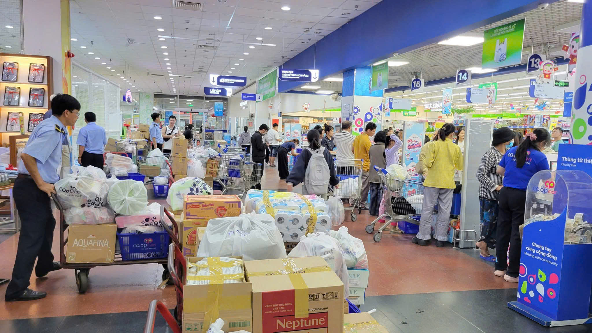 TP.HCM mở đợt "qu&eacute;t" h&agrave;ng giả, h&agrave;ng lậu dịp cuối năm- Ảnh 3.