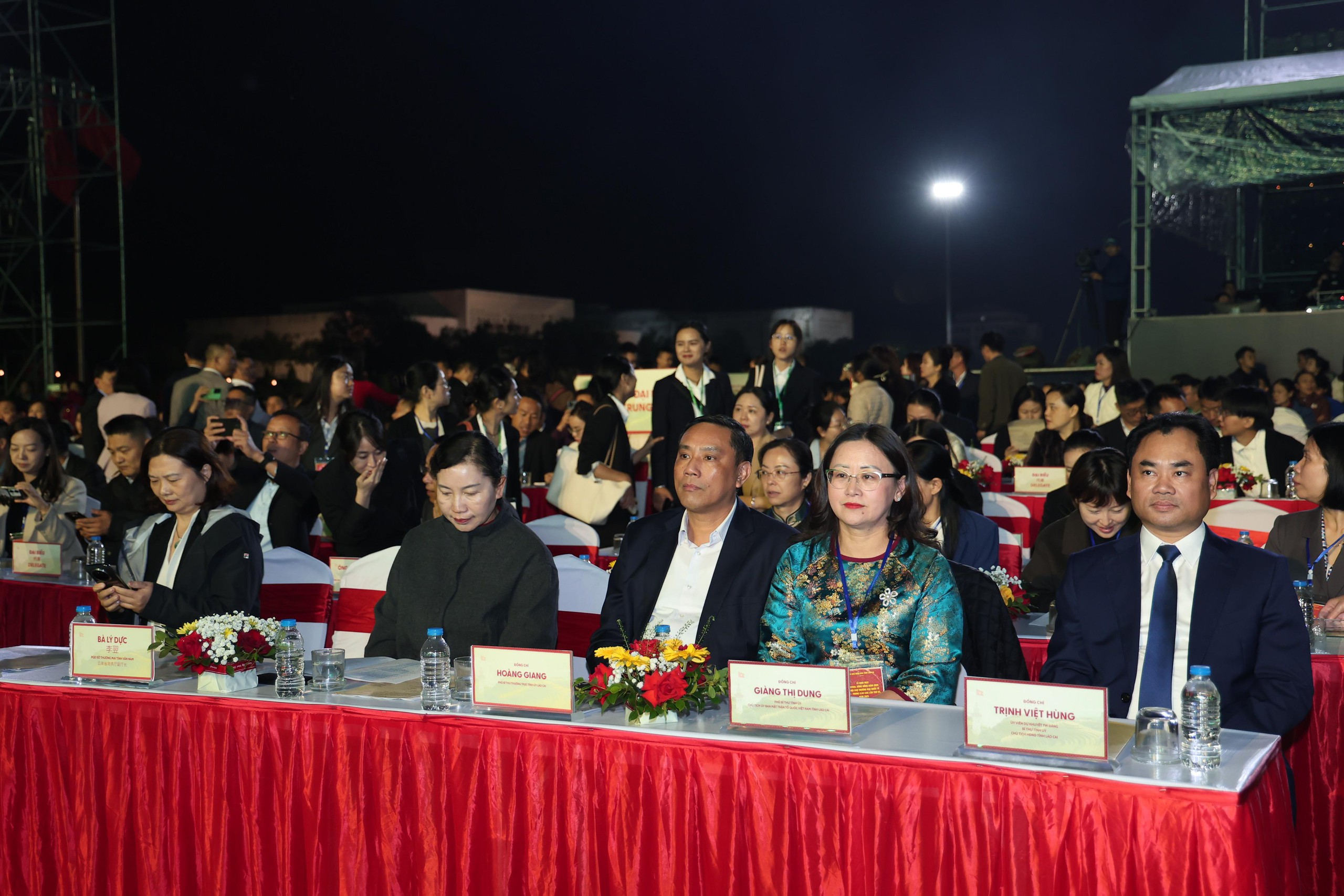 Festival S&ocirc;ng Hồng - L&agrave;o Cai "nơi con s&ocirc;ng Hồng chảy v&agrave;o đất Việt"- Ảnh 8.