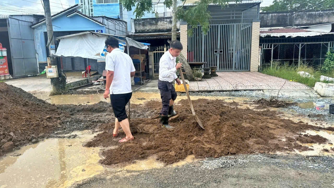 Khẩn trương sửa chữa tuyến đường Mậu Th&acirc;n bị xuống cấp ở C&agrave; Mau- Ảnh 8.