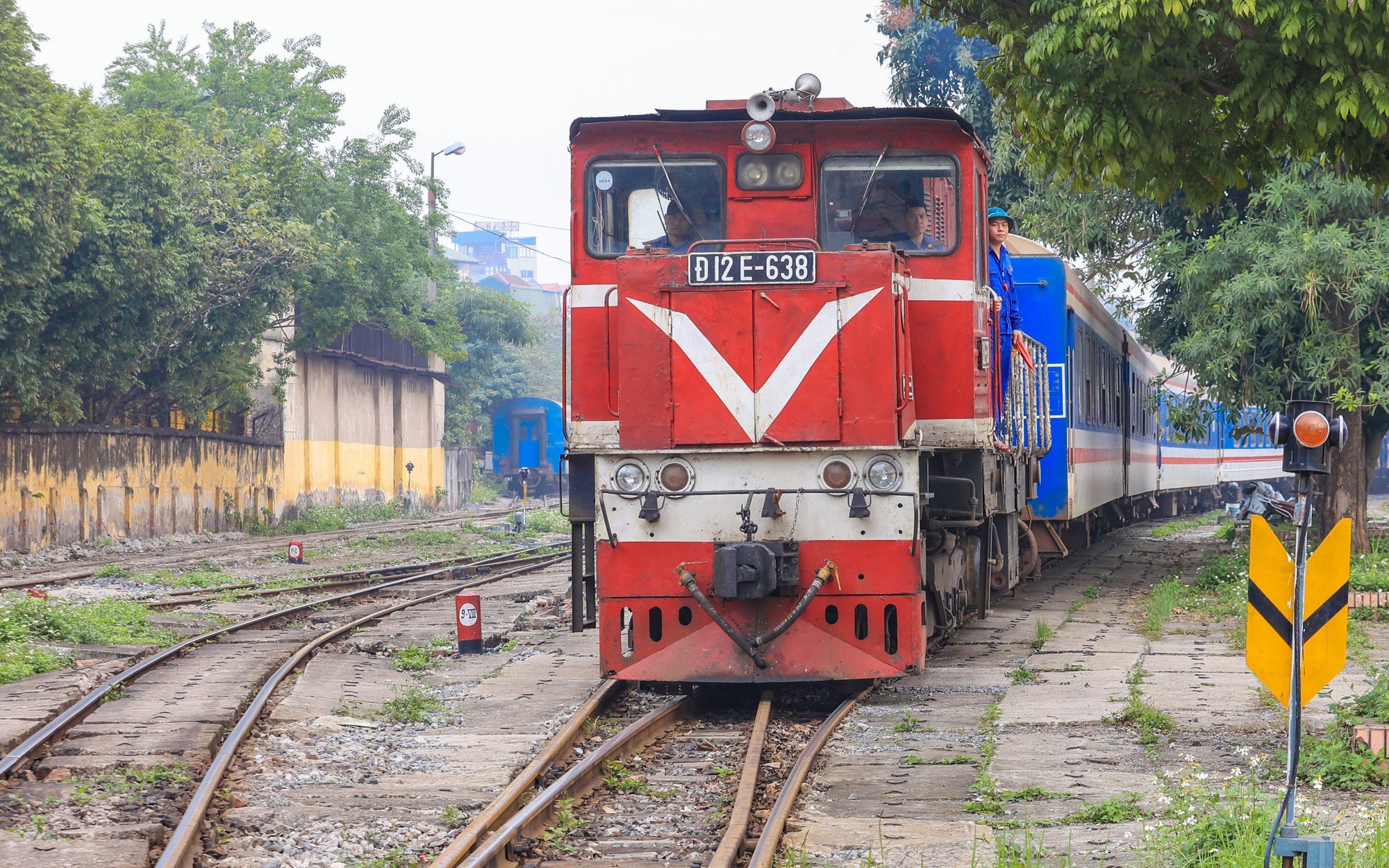 Siết chặt ti&ecirc;u chuẩn, quy định nh&acirc;n vi&ecirc;n đường sắt: Bảo đảm an to&agrave;n từ gốc