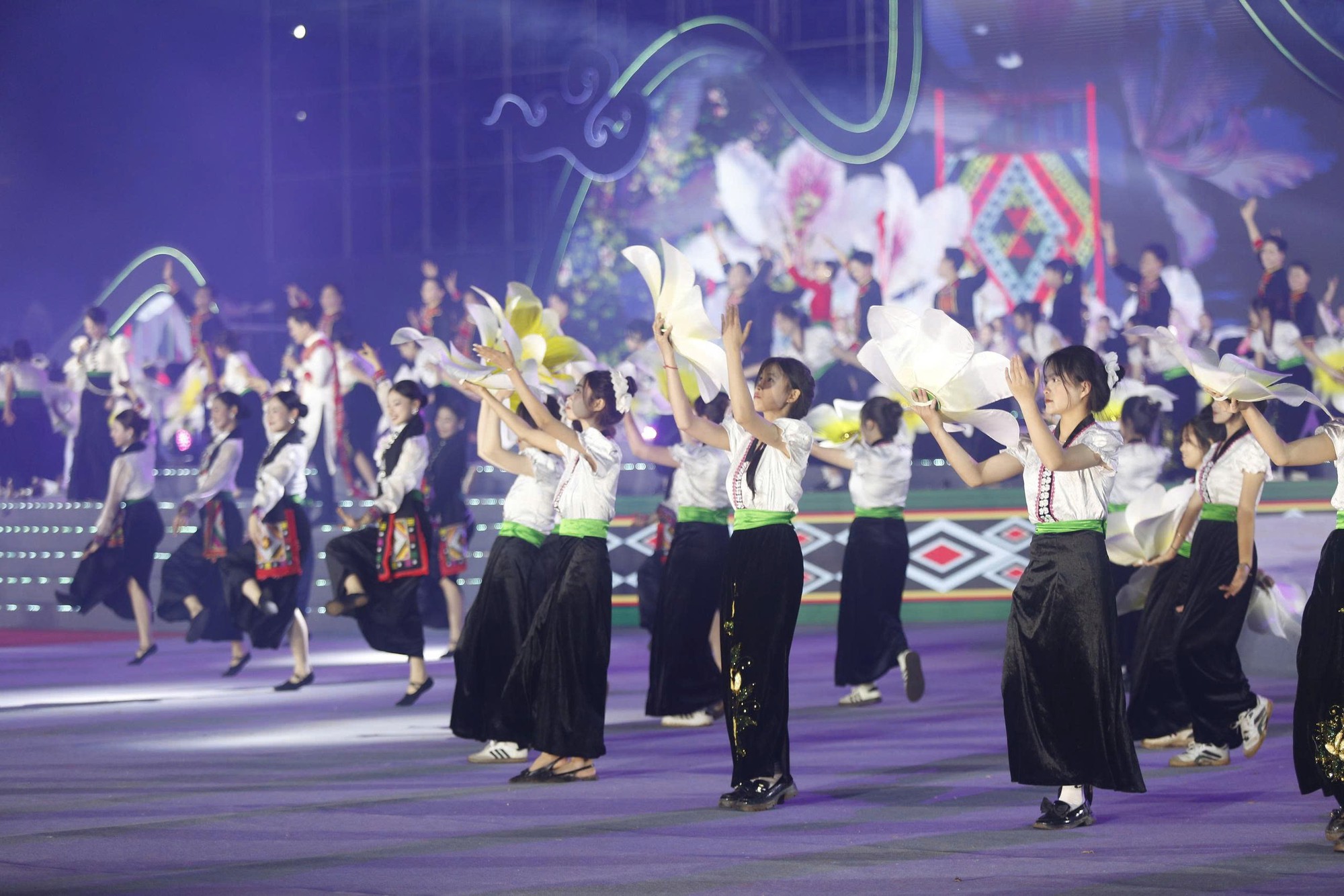 Festival S&ocirc;ng Hồng - L&agrave;o Cai "nơi con s&ocirc;ng Hồng chảy v&agrave;o đất Việt"- Ảnh 5.