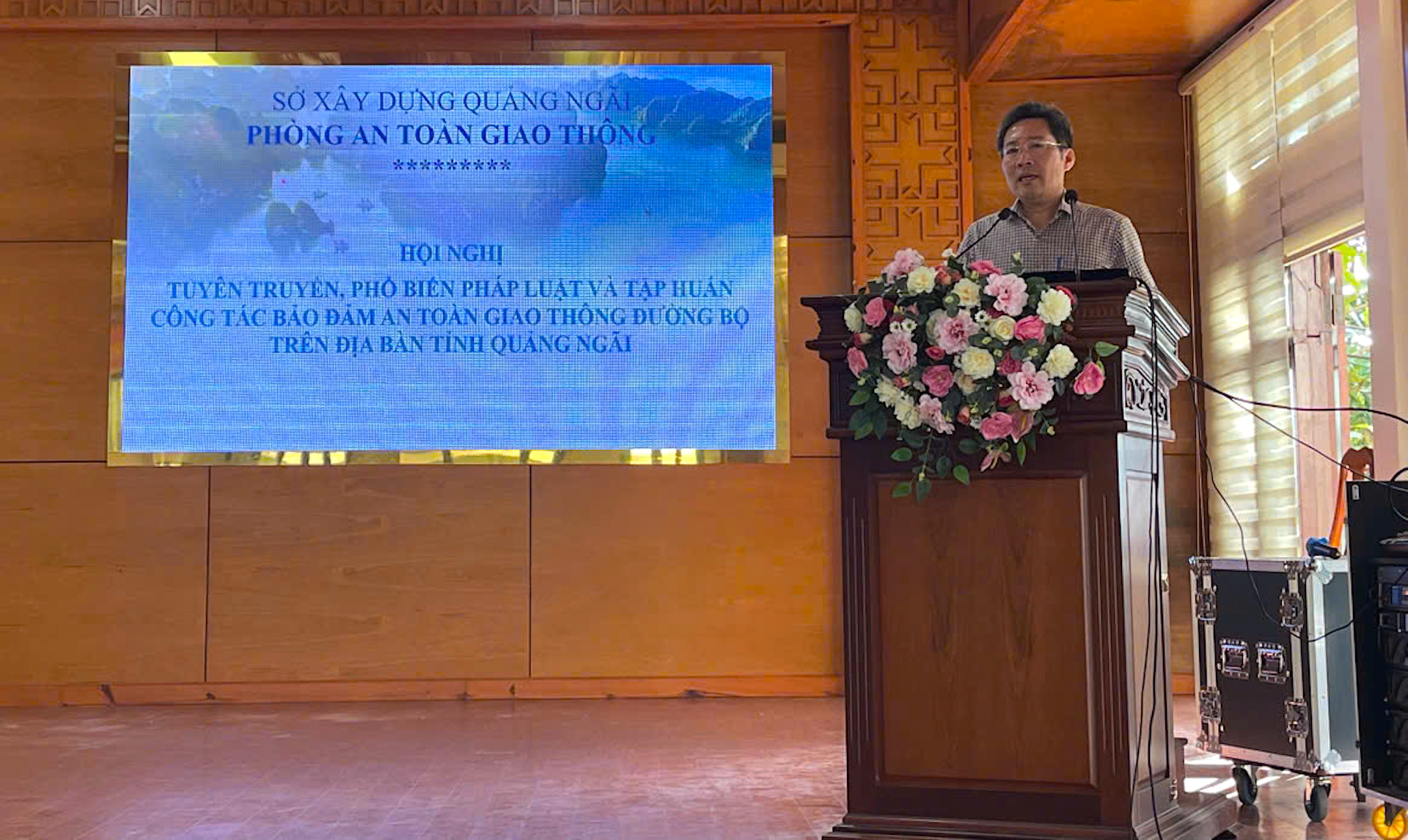 Quảng Ng&atilde;i đẩy mạnh phổ biến ph&aacute;p luật v&agrave; tập huấn nghiệp vụ về ATGT đường bộ- Ảnh 1.