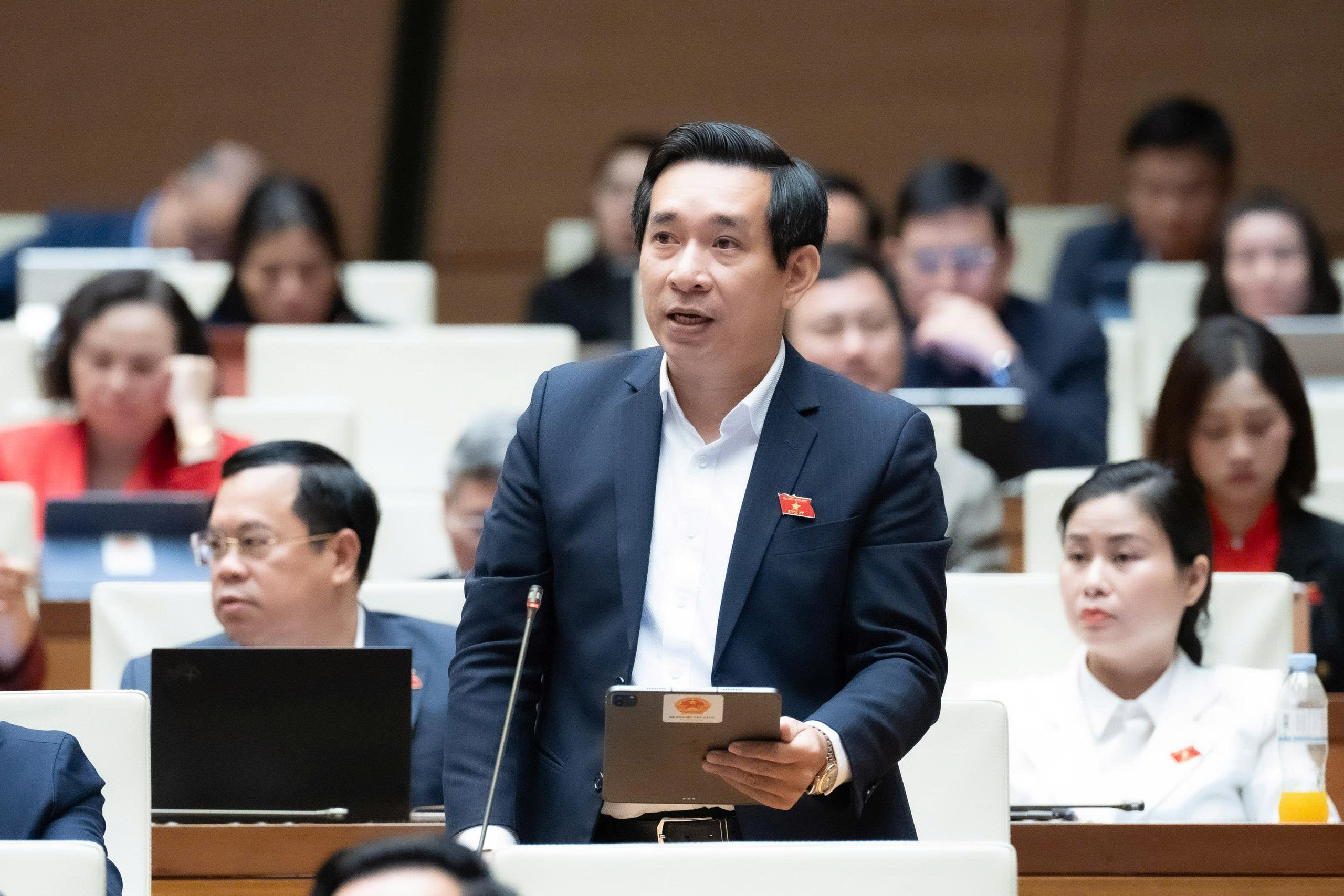 ĐBQH: Một m&igrave;nh Bộ Gi&aacute;o dục - Đ&agrave;o tạo kh&ocirc;ng thể ngăn chặn được bạo lực học đường- Ảnh 2.