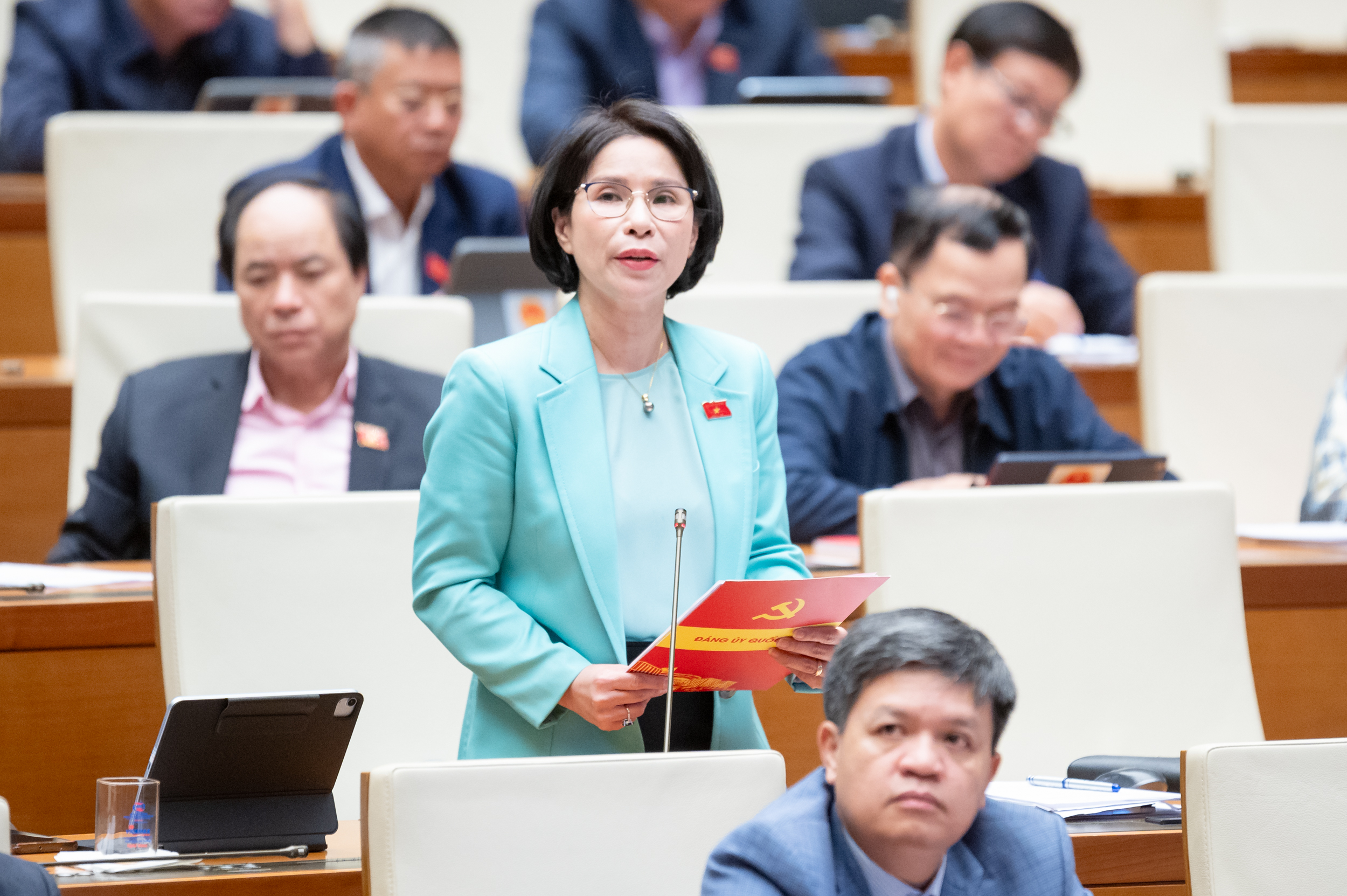 ĐBQH: Cần quy định nghi&ecirc;m ngặt việc mở ng&agrave;nh đ&agrave;o tạo lĩnh vực đặc th&ugrave;- Ảnh 2.