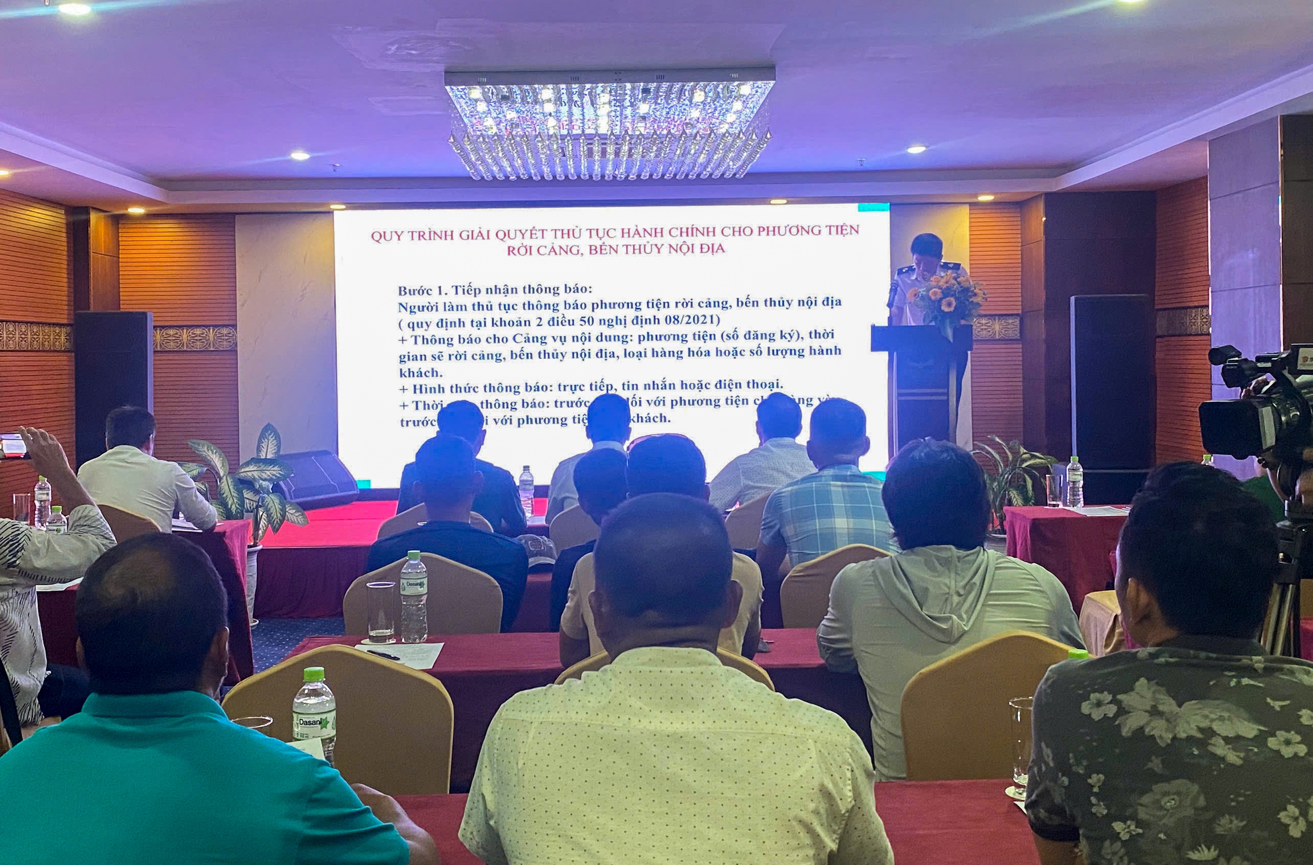 Cảng vụ H&agrave;ng hải Đ&agrave; Nẵng tăng cường tuy&ecirc;n truyền ph&aacute;p luật về ATGT đường thủy nội địa- Ảnh 3.