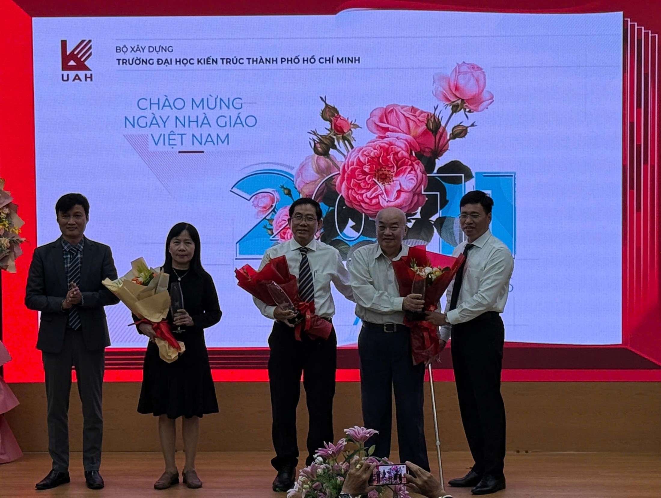 43 năm Ng&agrave;y Nh&agrave; gi&aacute;o Việt Nam: ĐH Kiến tr&uacute;c TP.HCM kế thừa sức mạnh truyền thống bền bỉ- Ảnh 2.