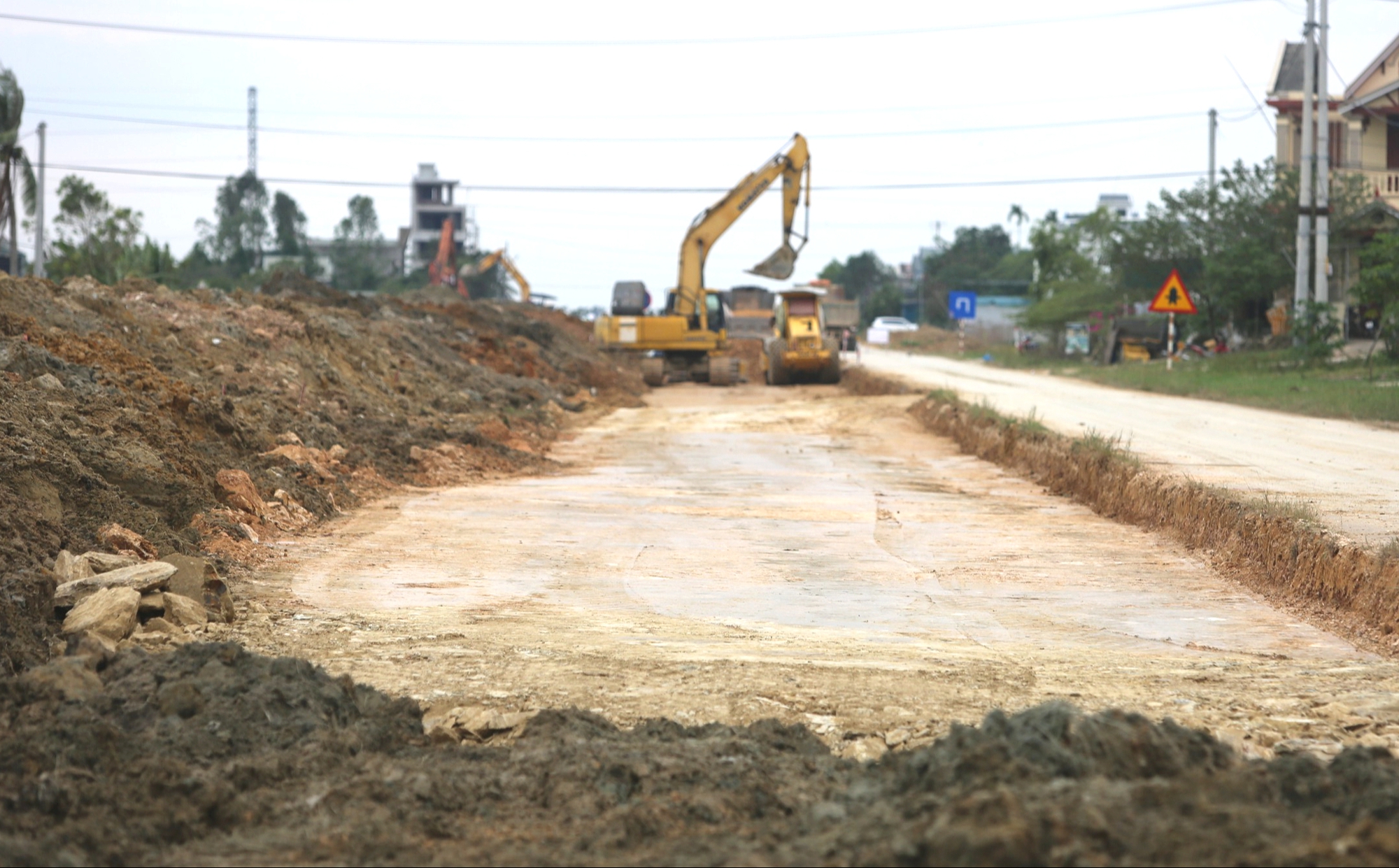 Thanh H&oacute;a: Rốt r&aacute;o ho&agrave;n thiện tuyến đường Voi - Sầm Sơn- Ảnh 6.