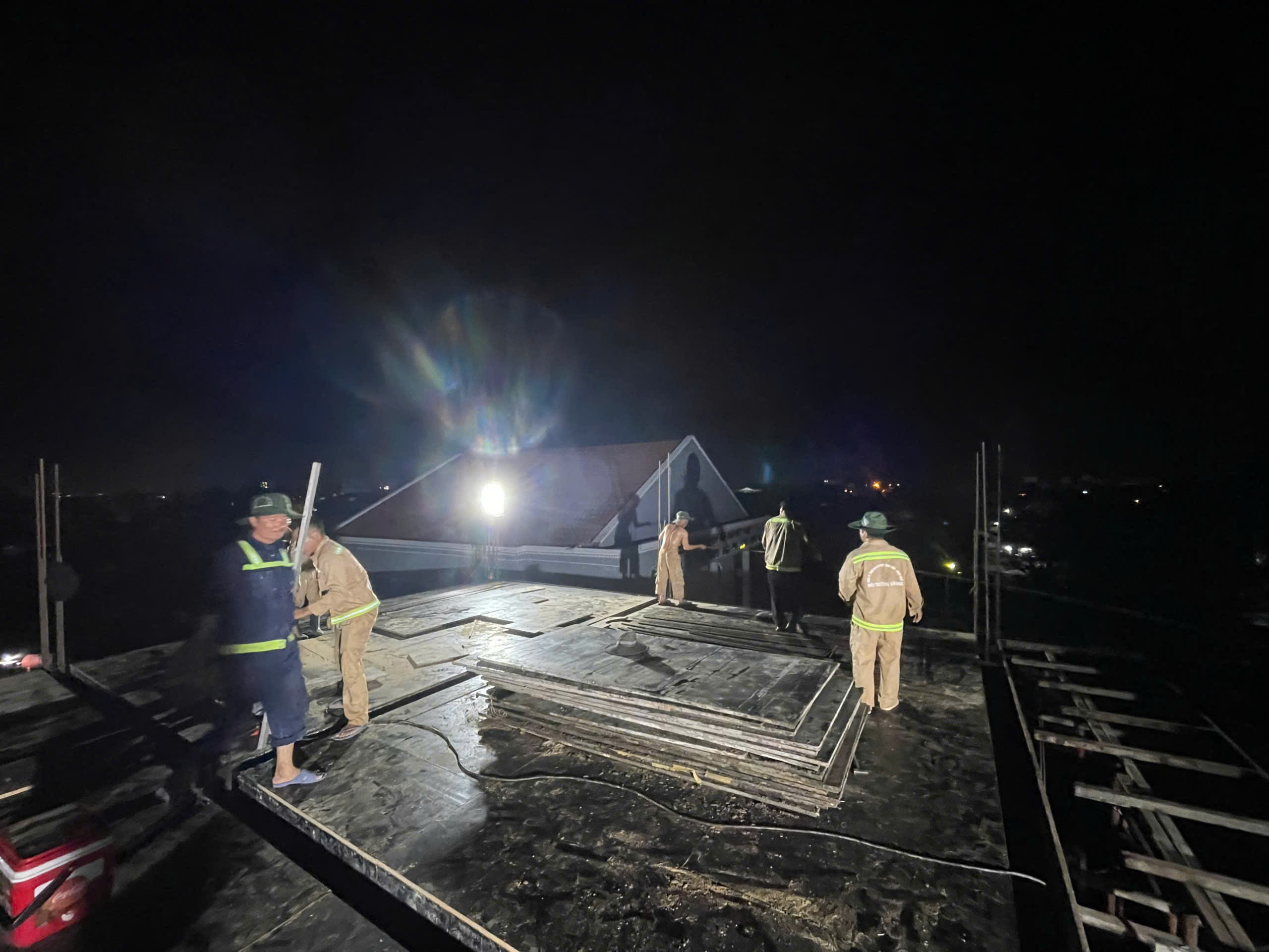 Cần Thơ yêu cầu rà soát toàn bộ công trình khai thác nước ngầm trước 31/12- Ảnh 2. Cần Thơ yêu cầu rà soát toàn bộ công trình khai thác nước ngầm trước 31/12- Ảnh 2.