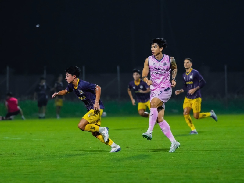 Đo&agrave;n Văn Hậu được đăng k&yacute; thi đấu tại V-League 2025-2026- Ảnh 2.