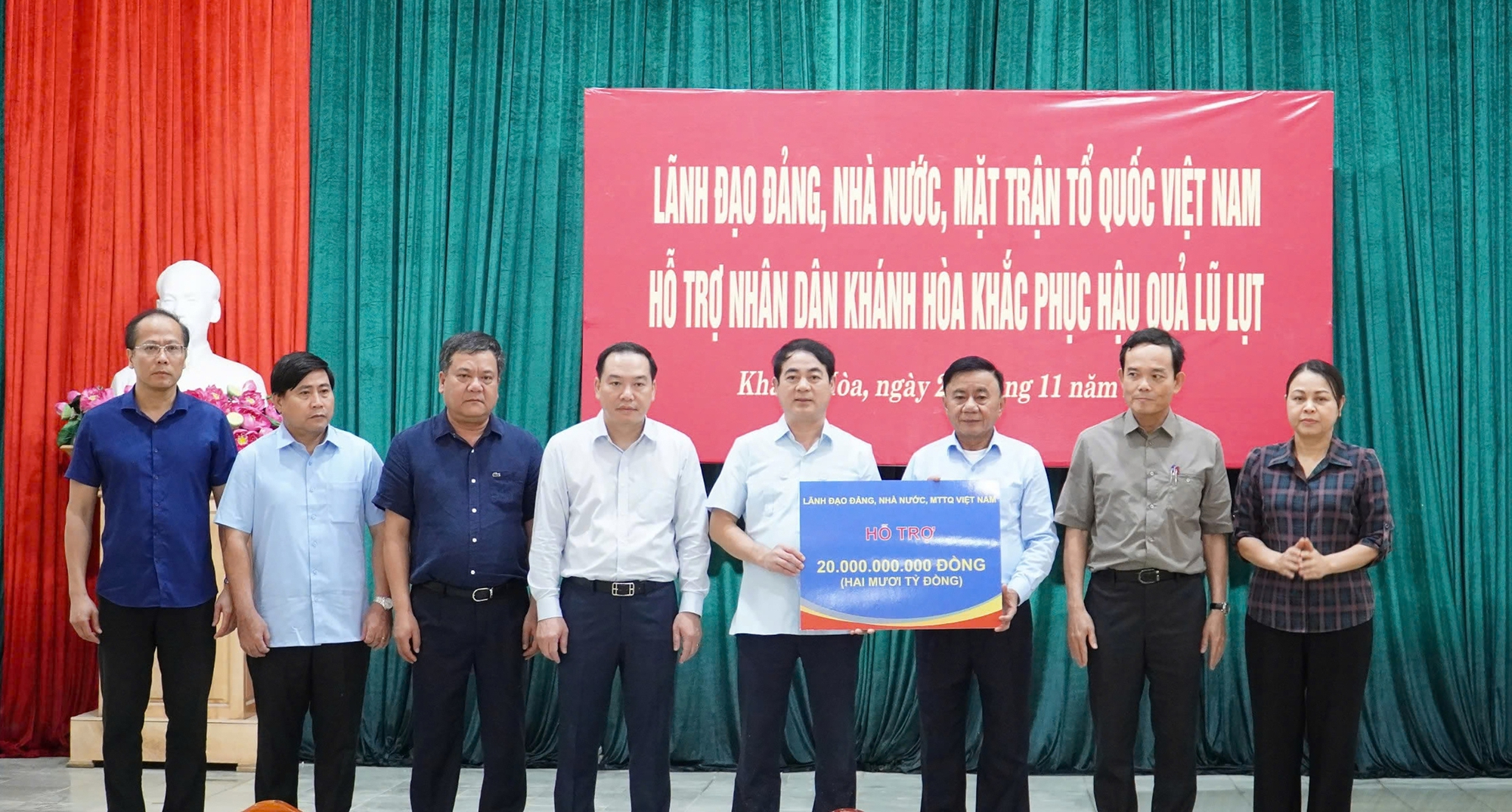 Thường trực Ban B&iacute; thư Trần Cẩm T&uacute;: Ưu ti&ecirc;n cao nhất l&agrave; cứu người, kh&ocirc;ng để d&acirc;n đ&oacute;i- Ảnh 3.
