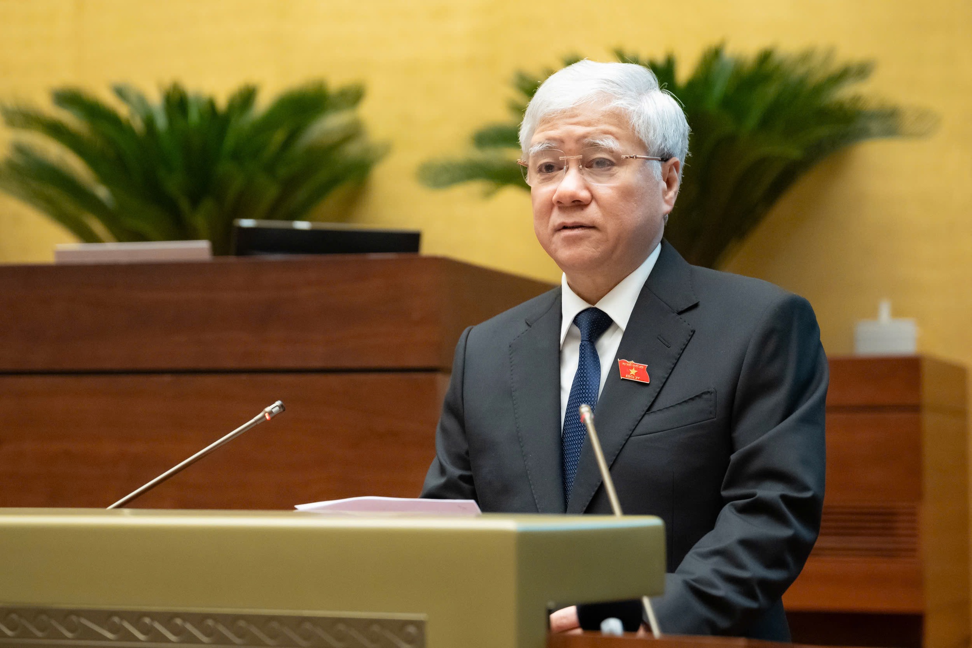 Quốc hội tưởng niệm người tử vong do thi&ecirc;n tai, quy&ecirc;n g&oacute;p ủng hộ đồng b&agrave;o v&ugrave;ng b&atilde;o lũ- Ảnh 1.