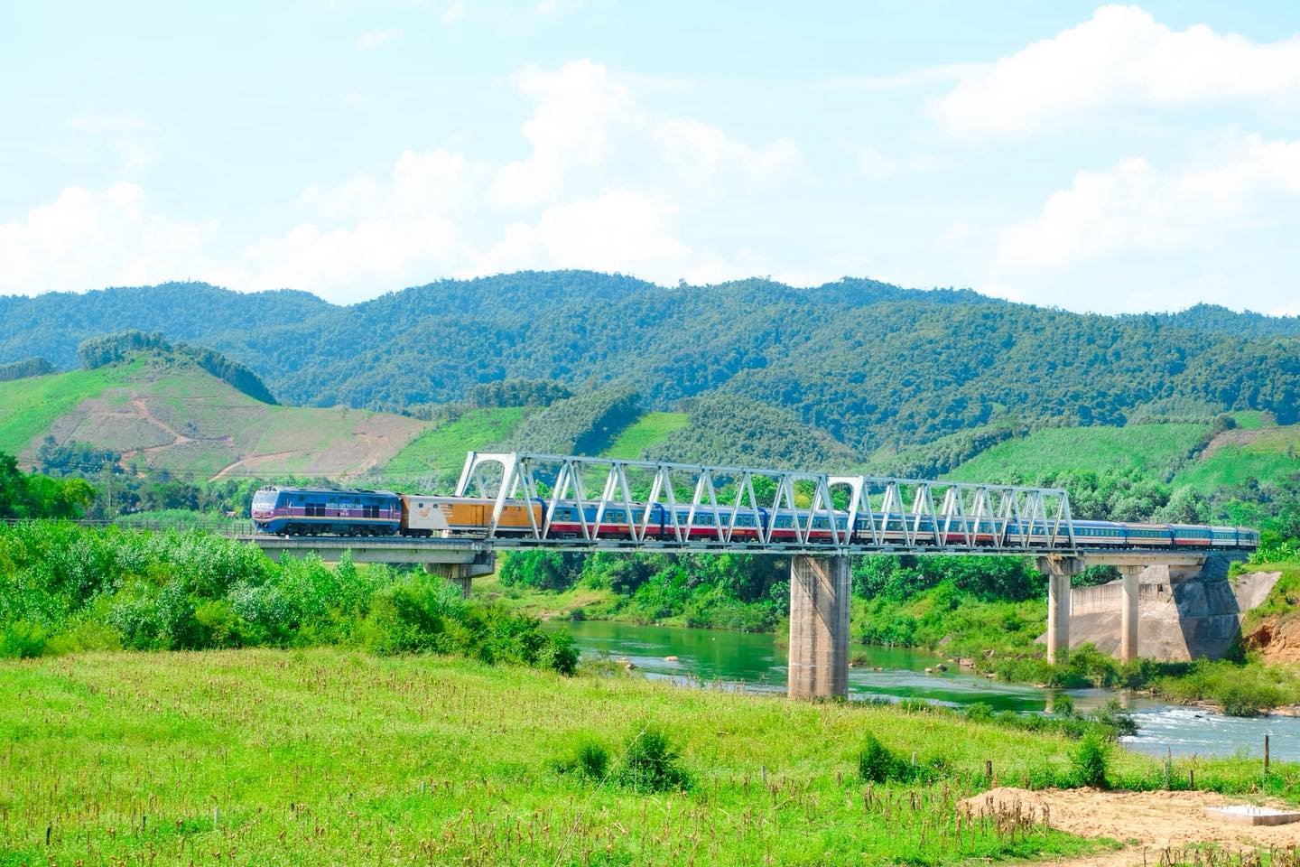 Chuẩn h&oacute;a c&aacute;c thủ tục, kết nối v&agrave; vận h&agrave;nh hệ thống đường sắt quốc gia- Ảnh 1.