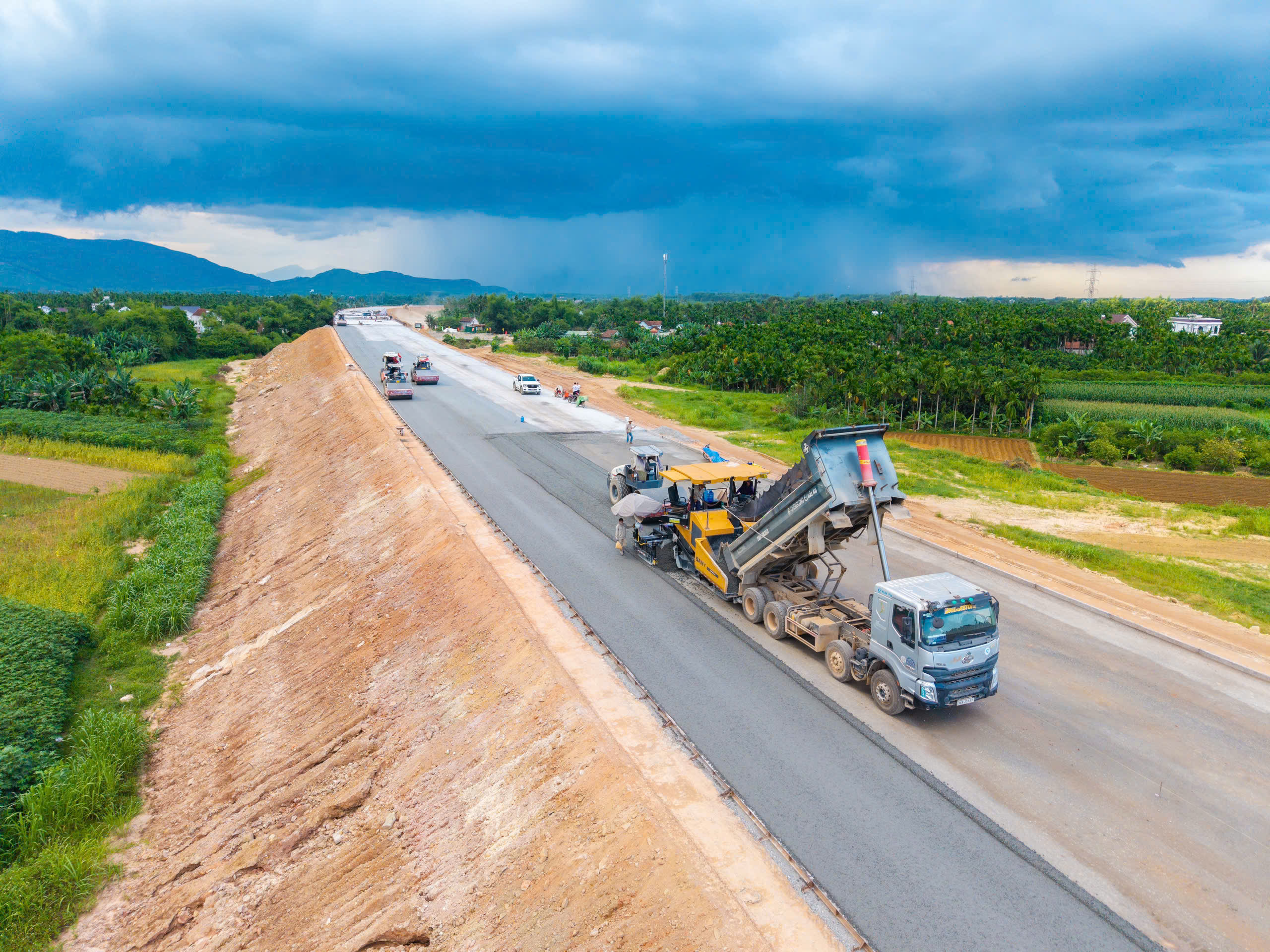 Nhận diện 5 nh&oacute;m dự &aacute;n giao th&ocirc;ng cần tăng tốc để đẩy tiến độ giải ng&acirc;n vốn đầu tư c&ocirc;ng- Ảnh 1.