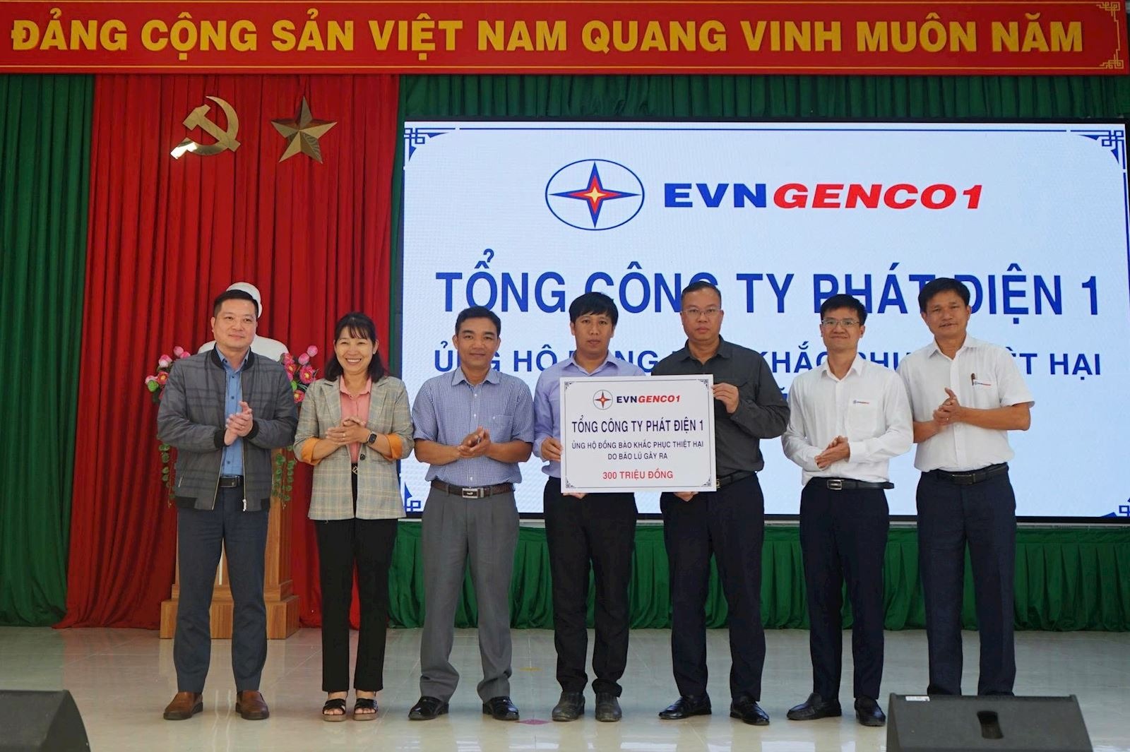 EVNGENCO1 ủng hộ đồng b&agrave;o L&acirc;m Đồng khắc phục thiệt hại do mưa lũ g&acirc;y ra- Ảnh 1.
