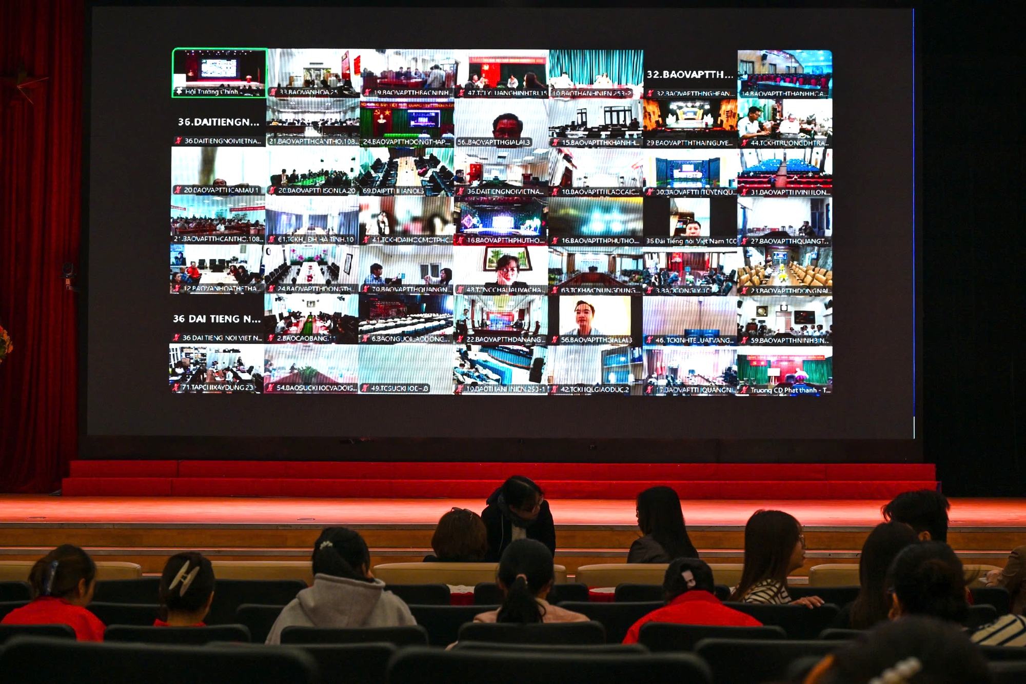 200 điểm cầu tham gia tập huấn mô hình chuyển đổi số báo chí hiệu quả- Ảnh 2. 200 điểm cầu tham gia tập huấn mô hình chuyển đổi số báo chí hiệu quả- Ảnh 2.